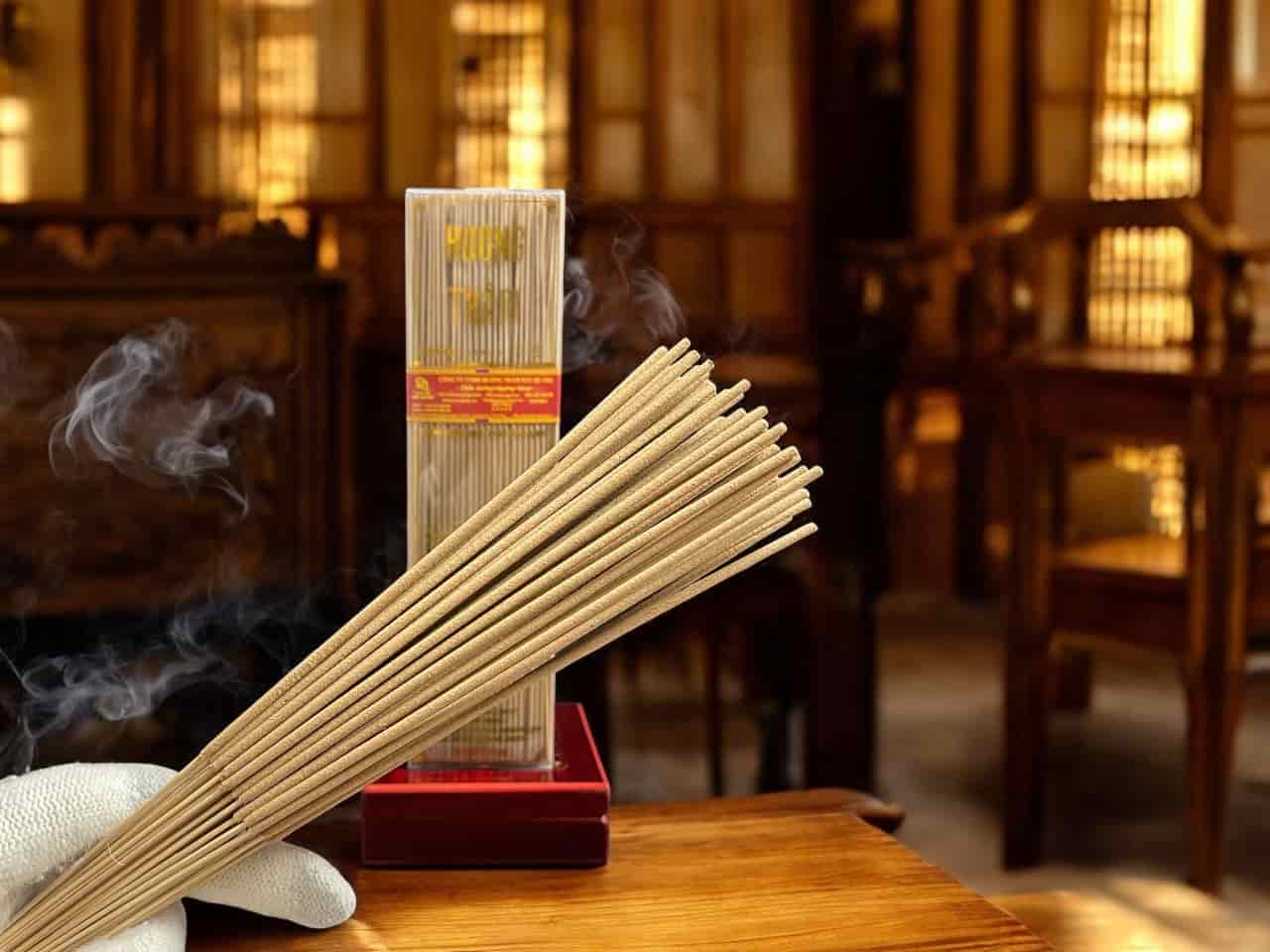Nhang Cây Trầm Hương 30cm Qnk0052 Cao Cấp – Hương dịu nhẹ, trầm sạch Quảng Nam