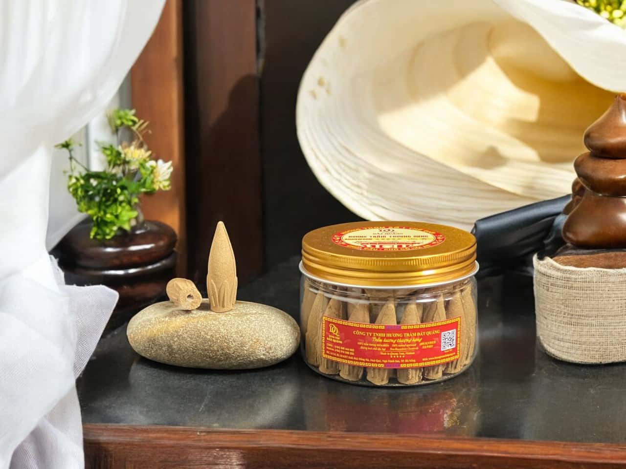 Nụ Trầm Hương Hoa Sen Lxr3004 – Trầm Quảng Nam thơm dịu, tạo hình hoa sen