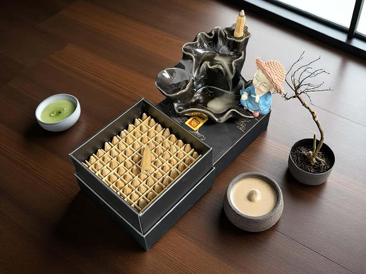 Nụ Trầm Hương Cầu Vồng Qnk0006 Thượng Hạng – Thiết kế cầu vồng xoắn, thơm ngọt dịu, Quảng Nam