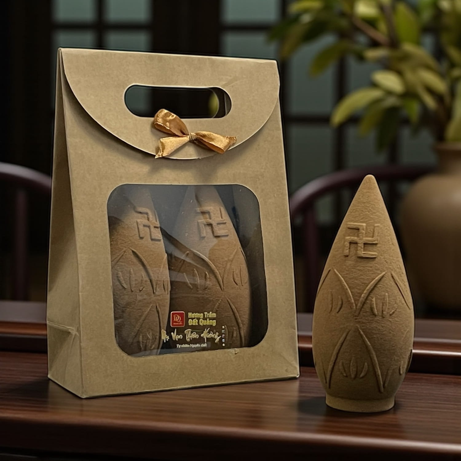 Nụ trầm Qnr3006 – Khắc Vạn, thơm lâu, cúng lễ cao cấp Nụ Trầm Hương Qnr3006 – Siêu to, khắc chữ Vạn, cháy 4 tiếng, thơm ngọt