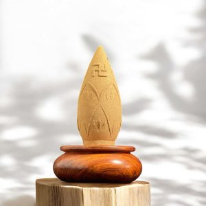 Nụ Trầm Hương Qnr3006 – Siêu to, khắc chữ Vạn, cháy 4 tiếng, thơm ngọt