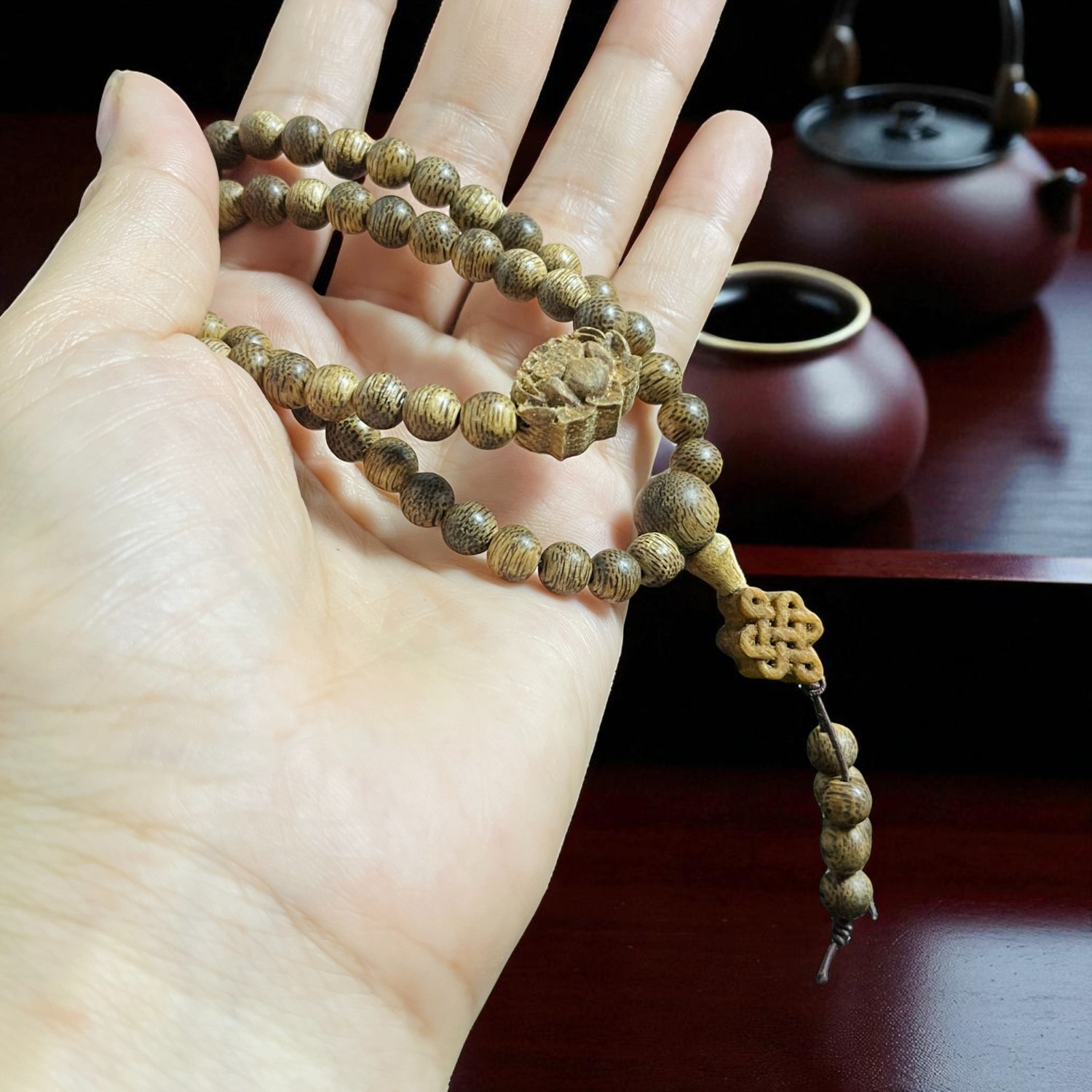 Chuỗi Hạt Trầm Hương 6mm Charm Đài Sen – Cát Tường Cao Cấp