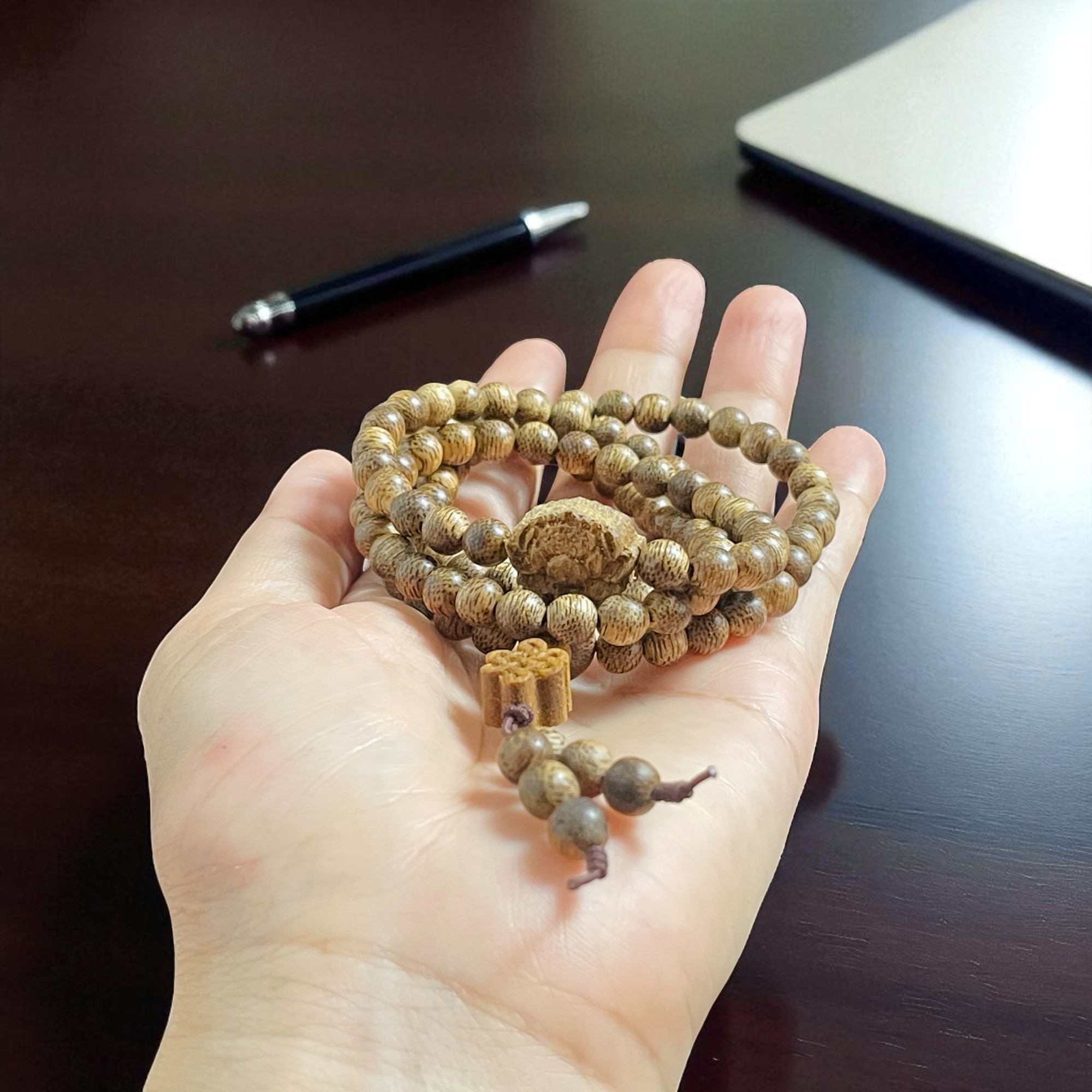 Chuỗi Hạt Trầm Hương 6mm Charm Đài Sen – Cát Tường Cao Cấp