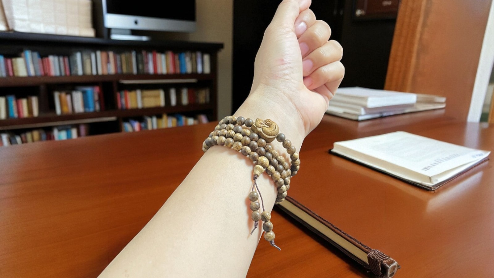 Chuỗi Hạt Tròn 6mm Mix Charm Hồ Ly – Trầm Quảng Nam, 108 hạt phong thủy nhân duyên