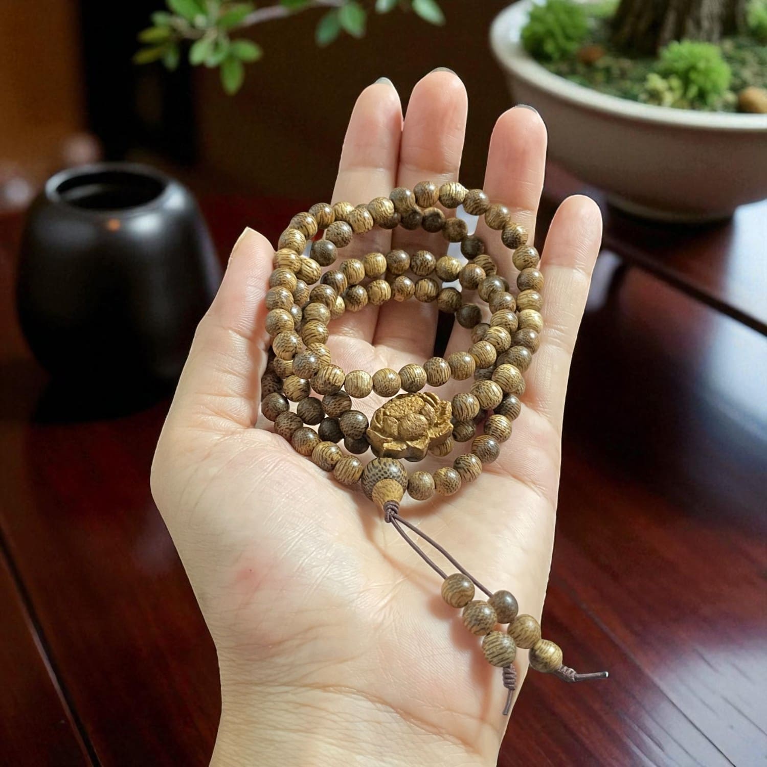 Chuỗi Hạt Tròn 6mm Mix Charm Trầm Hương Đài Sen Qnds321 Cao Cấp Chuỗi Hạt Tròn 6mm Mix Charm Trầm Hương Đài Sen Qnds321 Cao Cấp – vòng trầm tự nhiên Quảng Nam, charm Đài Sen phong thủy