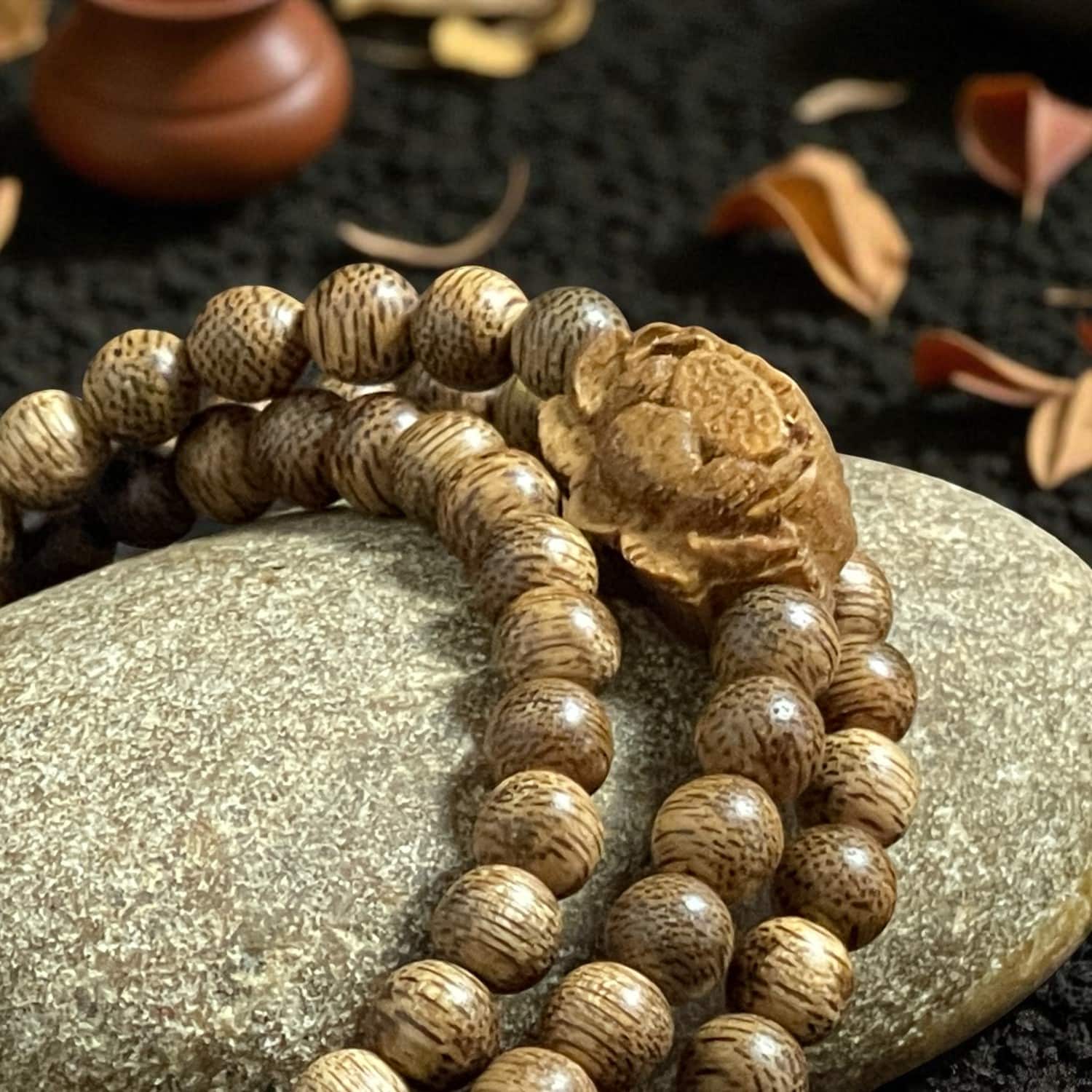 Chuỗi Hạt Tròn 6mm Mix Charm Trầm Hương Đài Sen Qnds321 Cao Cấp