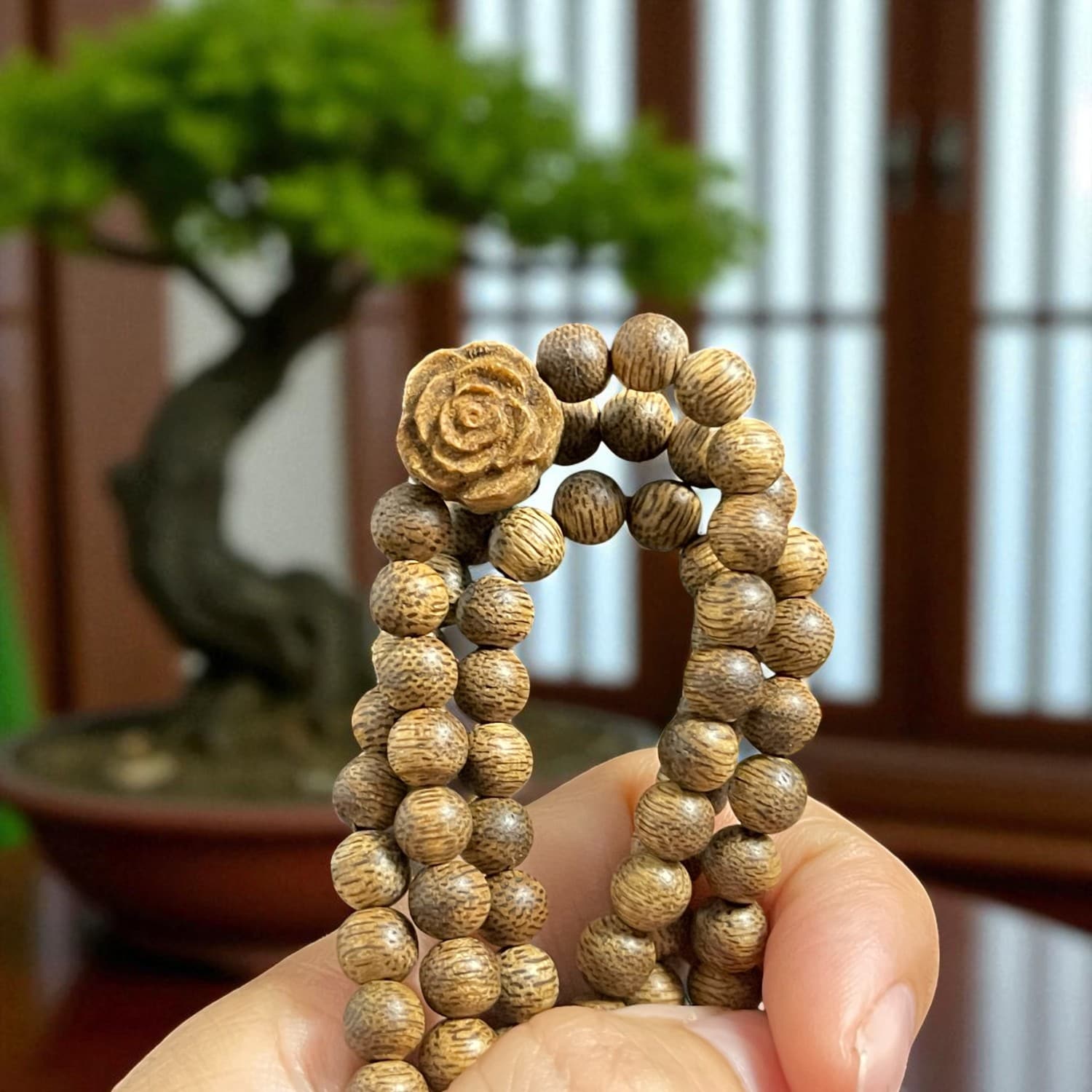 Chuỗi Hạt Tròn 6mm Mix Charm Trầm Hương Hoa Hồng Qnhh321 Cao Cấp