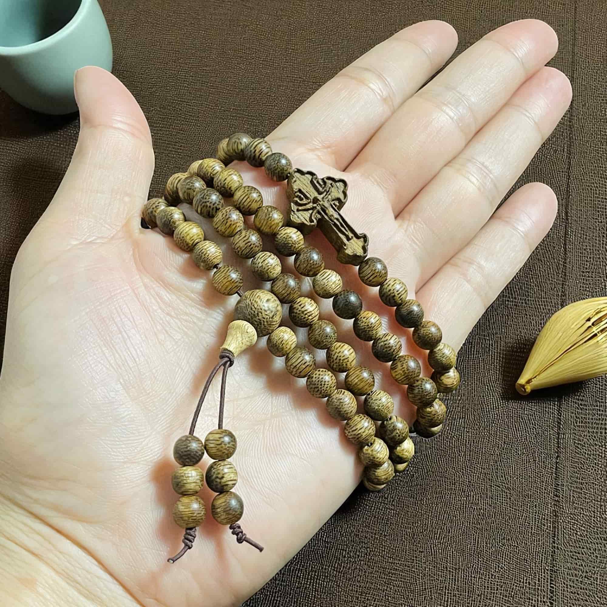 Chuỗi Hạt Tròn 6mm Mix Charm Trầm Hương Thánh Giá Qntg321 Cao Cấp Chuỗi Hạt Tròn 6mm Mix Charm Trầm Hương Thánh Giá Qntg321 Cao Cấp – vòng trầm tự nhiên, charm Thánh Giá thiêng liêng