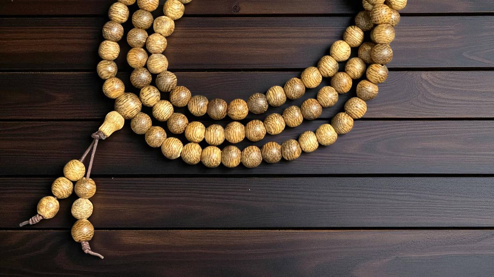 Chuỗi Hạt Tròn 6mm Mix Charm Trầm Hương Tỳ Hưu Qnth321 Cao Cấp – Vòng trầm tự nhiên, charm phong thủy chiêu tài