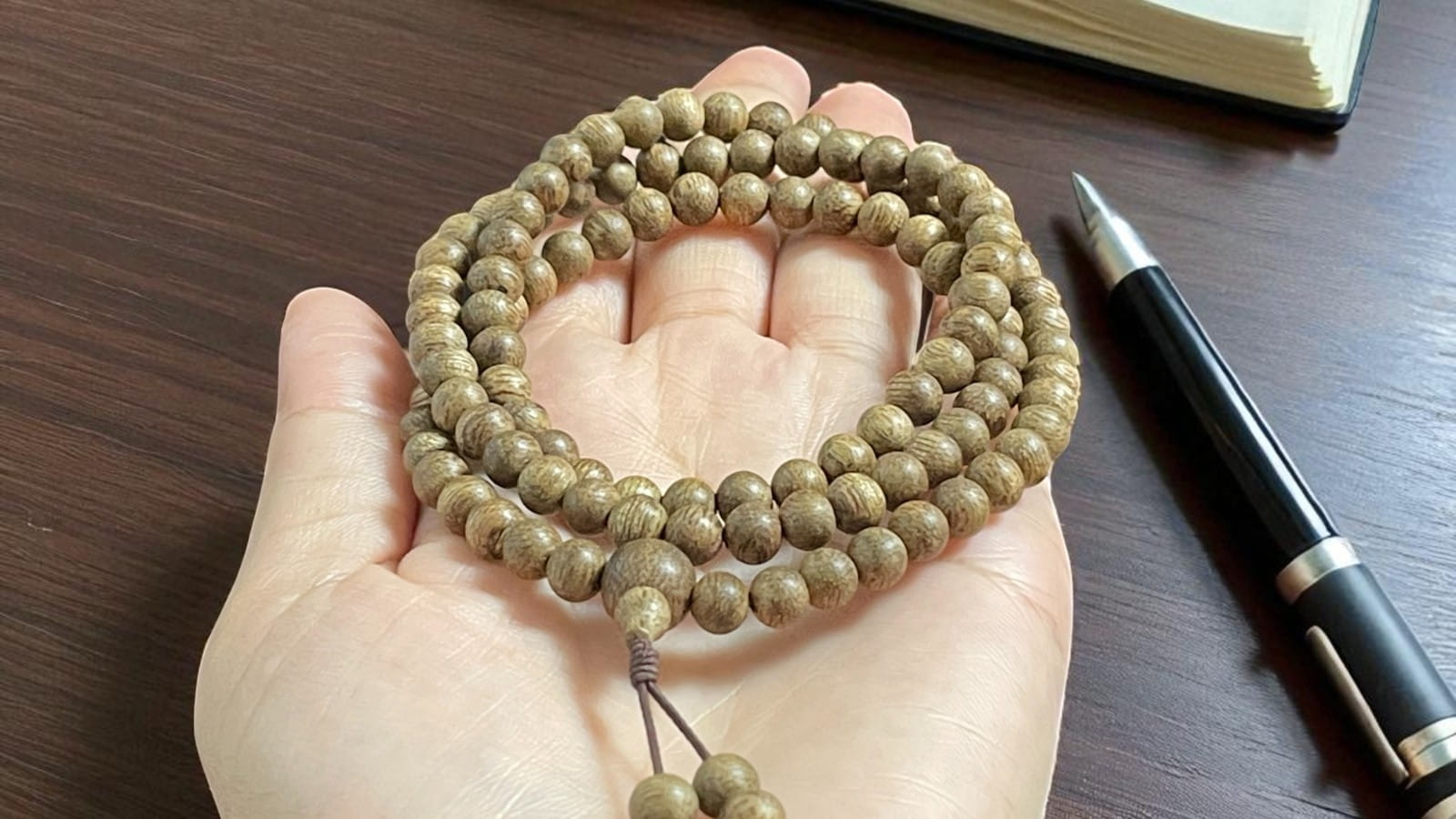 Chuỗi Hạt Tròn 6mm Trầm Banh Indo Idpt006 Cao Cấp – 108 hạt phong thủy, mùi thơm dịu nhẹ