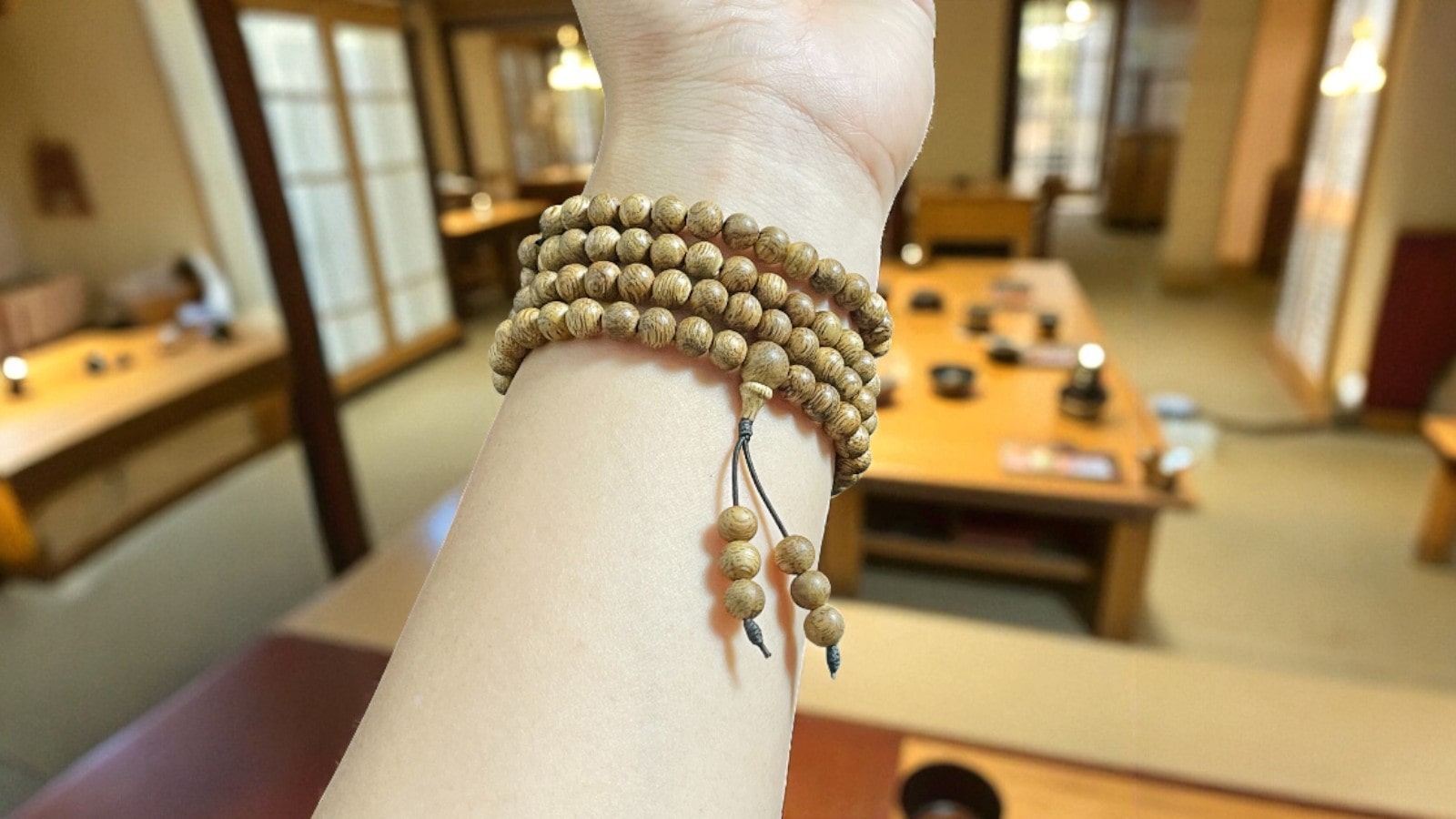 Chuỗi Hạt Tròn 6mm Trầm Banh Việt Nam TBVN0M2 Thượng Hạng – 108 hạt phong thủy, hương dịu ngọt, vân gỗ rõ