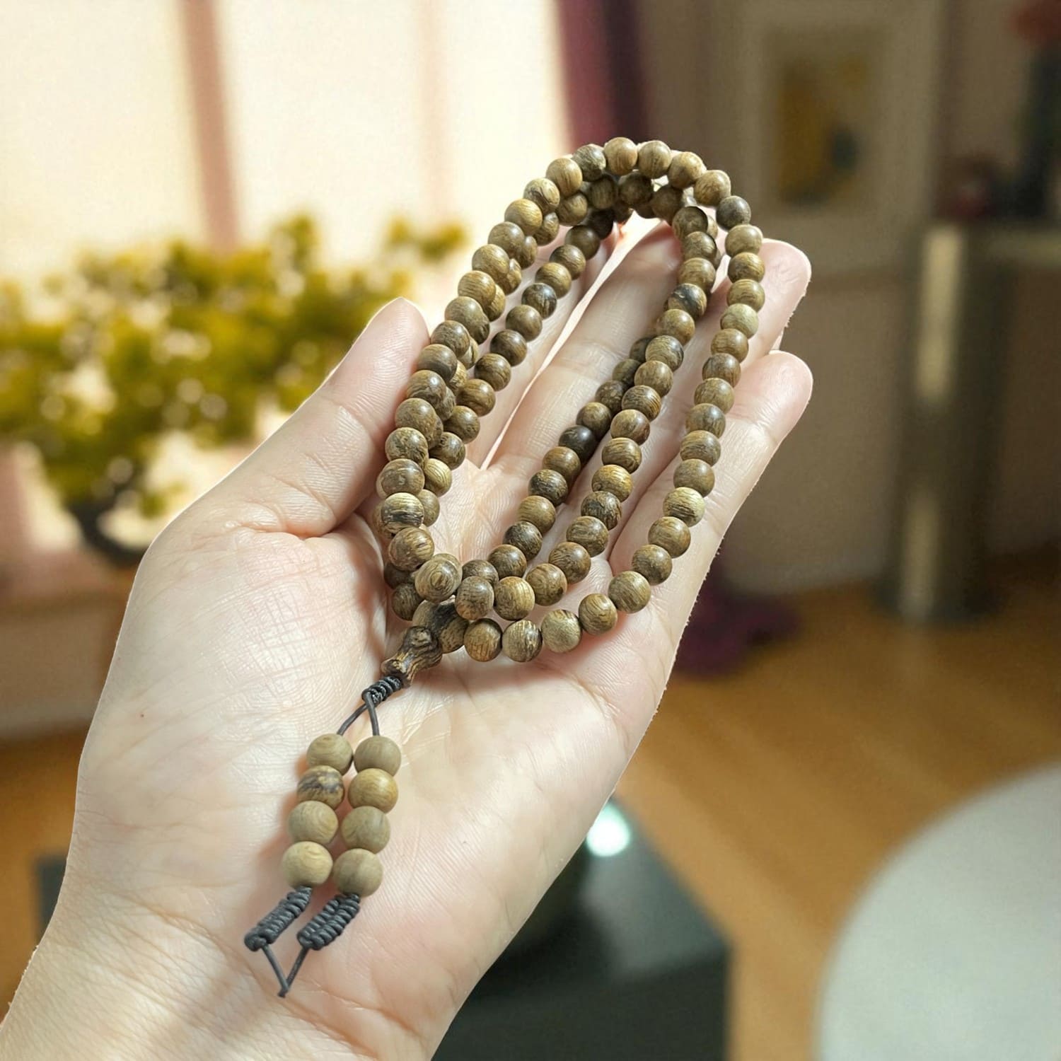 Chuỗi Hạt Tròn 6mm Trầm Hương IDDBM51 Đặc Biệt Chuỗi Hạt Tròn 6mm Trầm Hương Tự Nhiên IDDBM51 Đặc Biệt – 108 hạt trầm Indonesia tinh dầu cao, độc bản phong thủy
