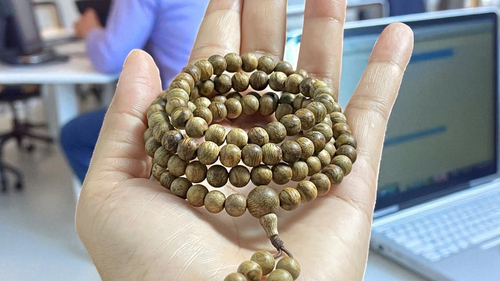 Chuỗi Hạt Tròn 6mm Trầm Hương IDTH5M2 Thượng Hạng – 108 hạt, hương ngọt sâu, vân dầu rõ Indonesia