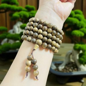 Chuỗi Hạt Tròn 8mm Trầm Hương Qnkm931 Cao Cấp – 108 hạt trầm tự nhiên Quảng Nam, hương dịu ngọt, phong thủy bình an