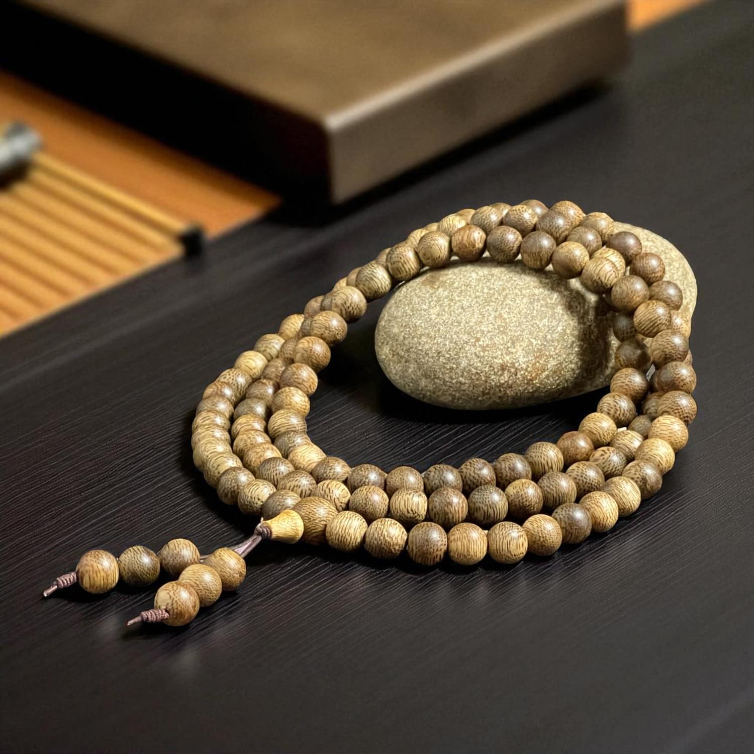 Chuỗi Hạt Tròn 8mm Trầm Hương Qnkm931 Cao Cấp