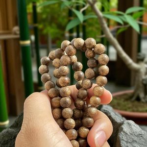 Chuỗi Hạt Tròn 8mm Trầm Hương Qnkm931 Cao Cấp – 108 hạt trầm tự nhiên Quảng Nam, hương dịu ngọt, phong thủy bình an