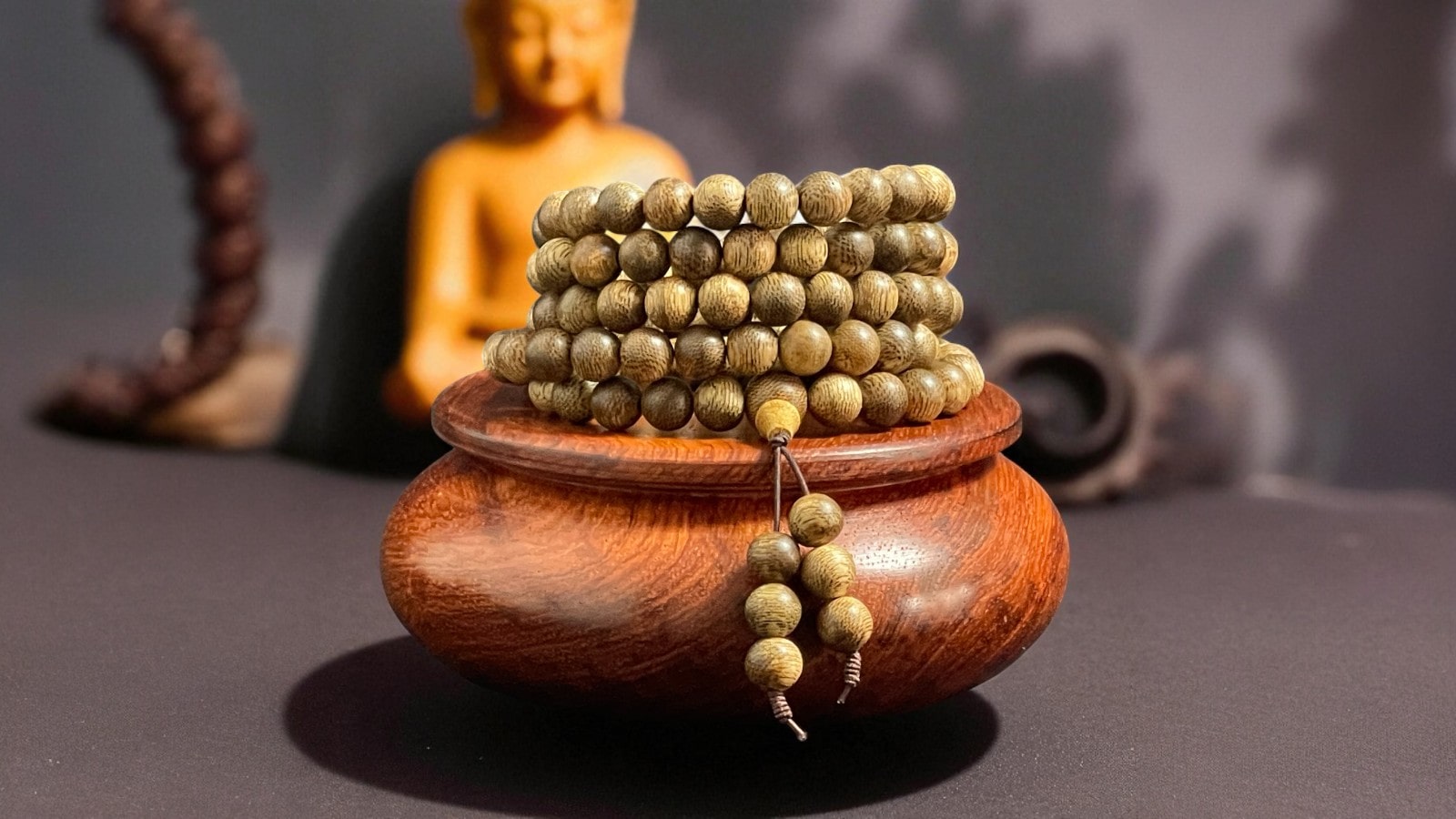 Chuỗi Hạt Tròn 8mm Trầm Hương Qnkm931 Cao Cấp – 108 hạt trầm tự nhiên Quảng Nam, hương dịu ngọt, phong thủy bình an