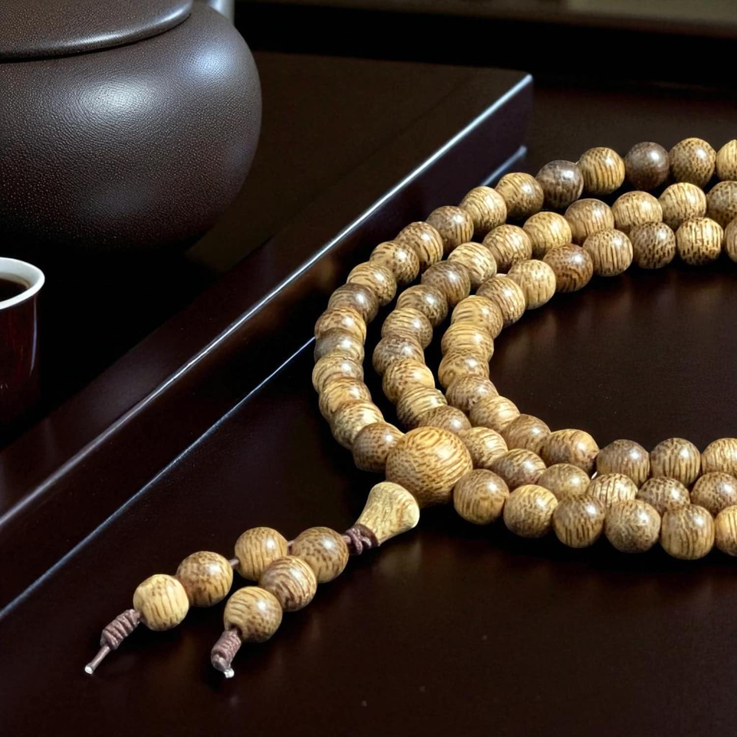 Chuỗi Hạt Trầm Hương Charm Chữ Vạn – Cao Cấp