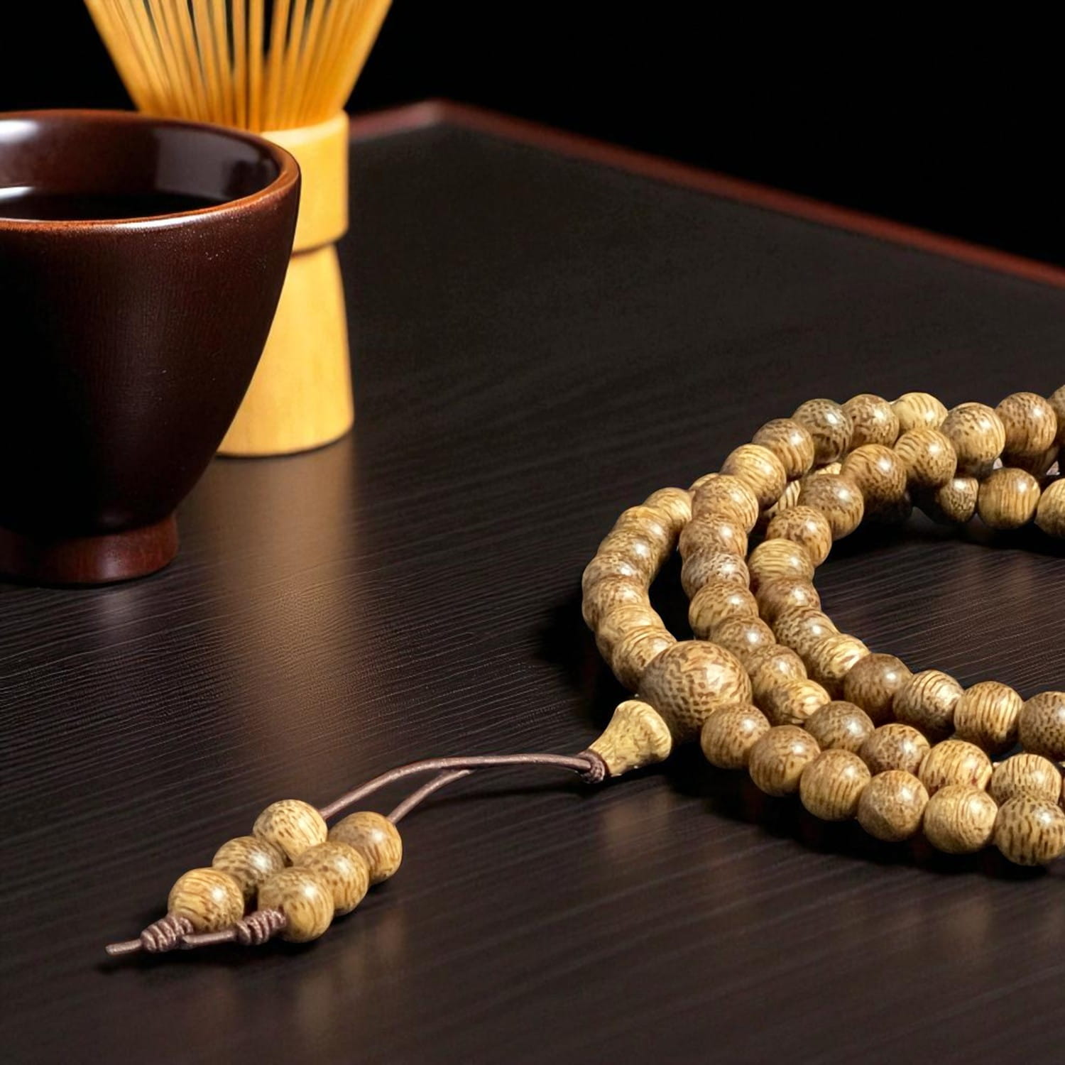 Chuỗi Hạt Trầm Hương Charm Cỏ 4 Lá – Cao Cấp