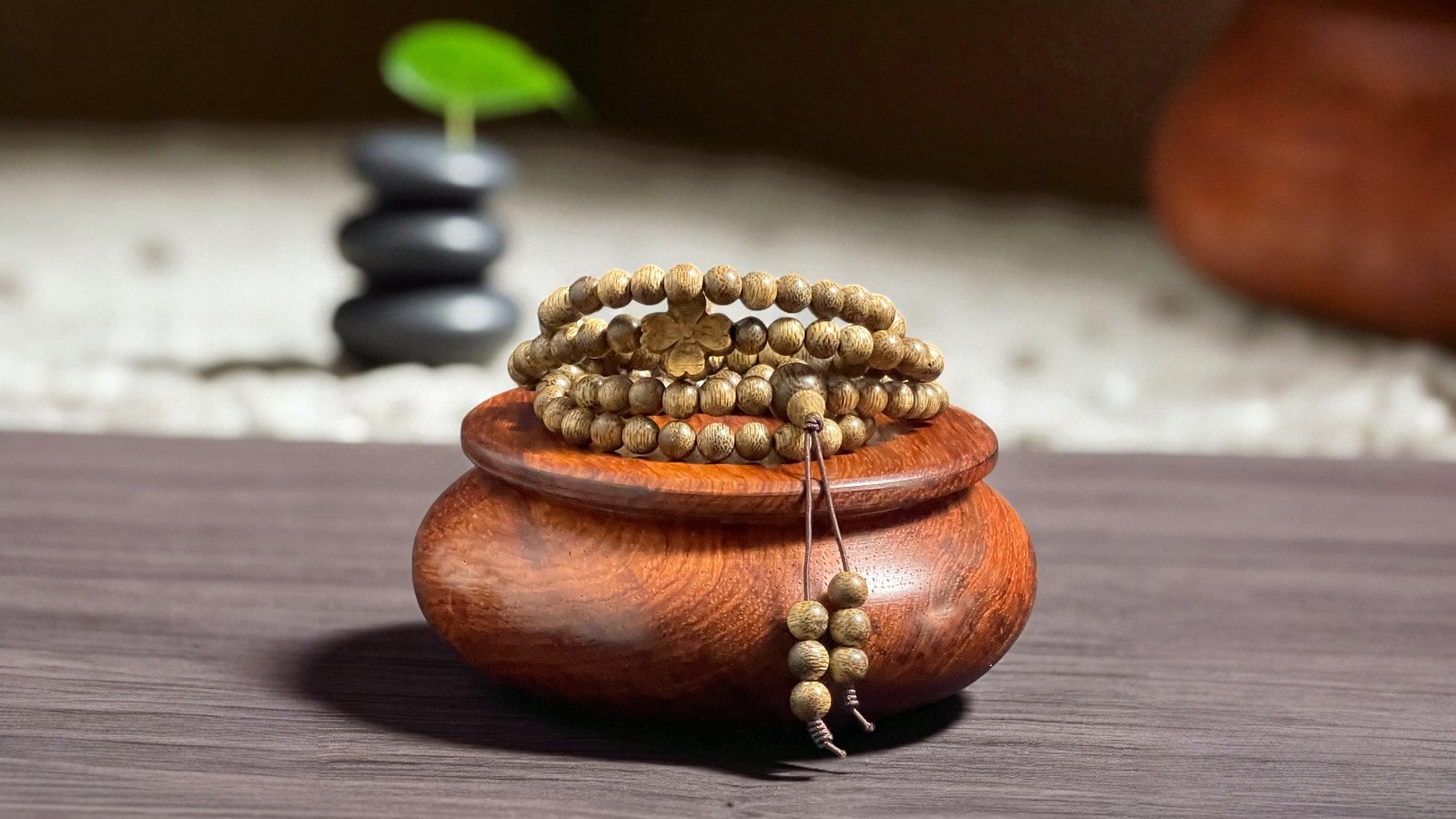 Chuỗi Hạt Tròn Mix Charm Trầm Hương Cỏ 4 Lá – Trang sức phong thủy may mắn