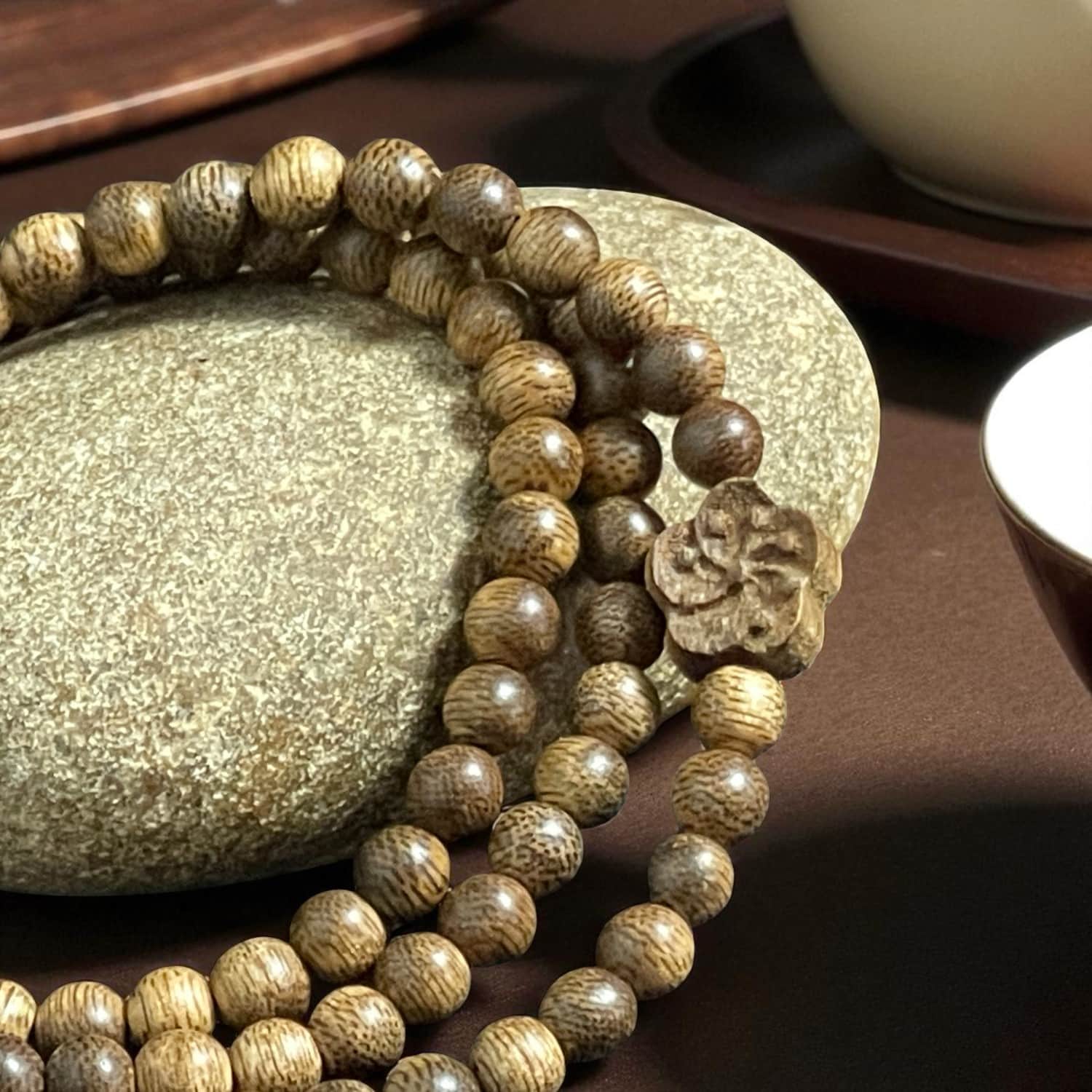 Chuỗi Hạt Tròn Mix Charm Trầm Hương Hoa Mai Qnhm321 Cao Cấp