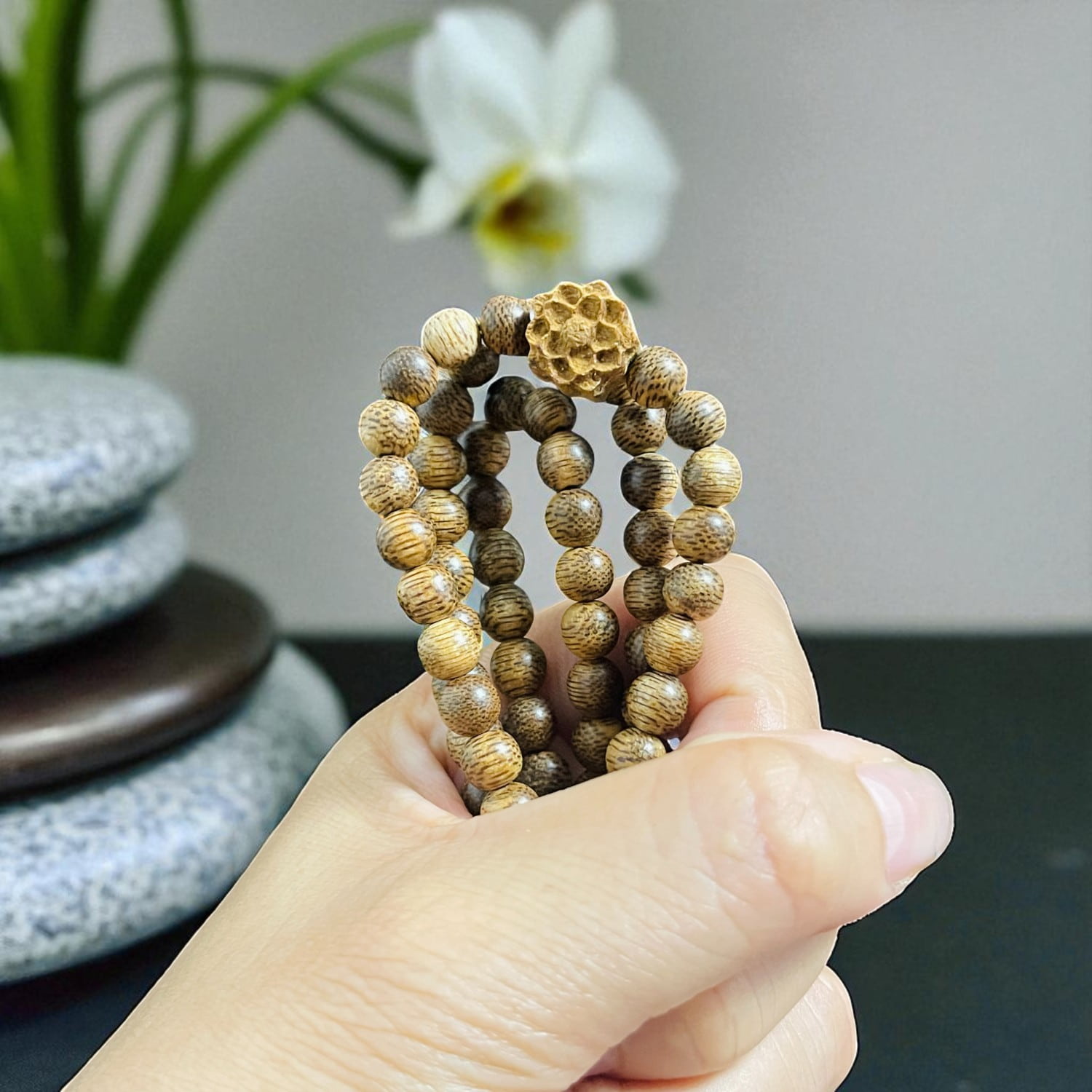 Chuỗi Hạt Trầm Hương Charm Hoa Sen – Cao Cấp