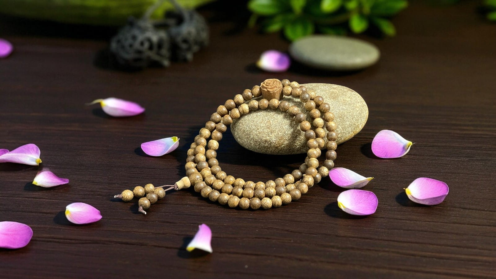 Chuỗi Hạt Tròn Mix Charm Trầm Hương Hoa Sen – Trang sức phong thủy thanh tịnh