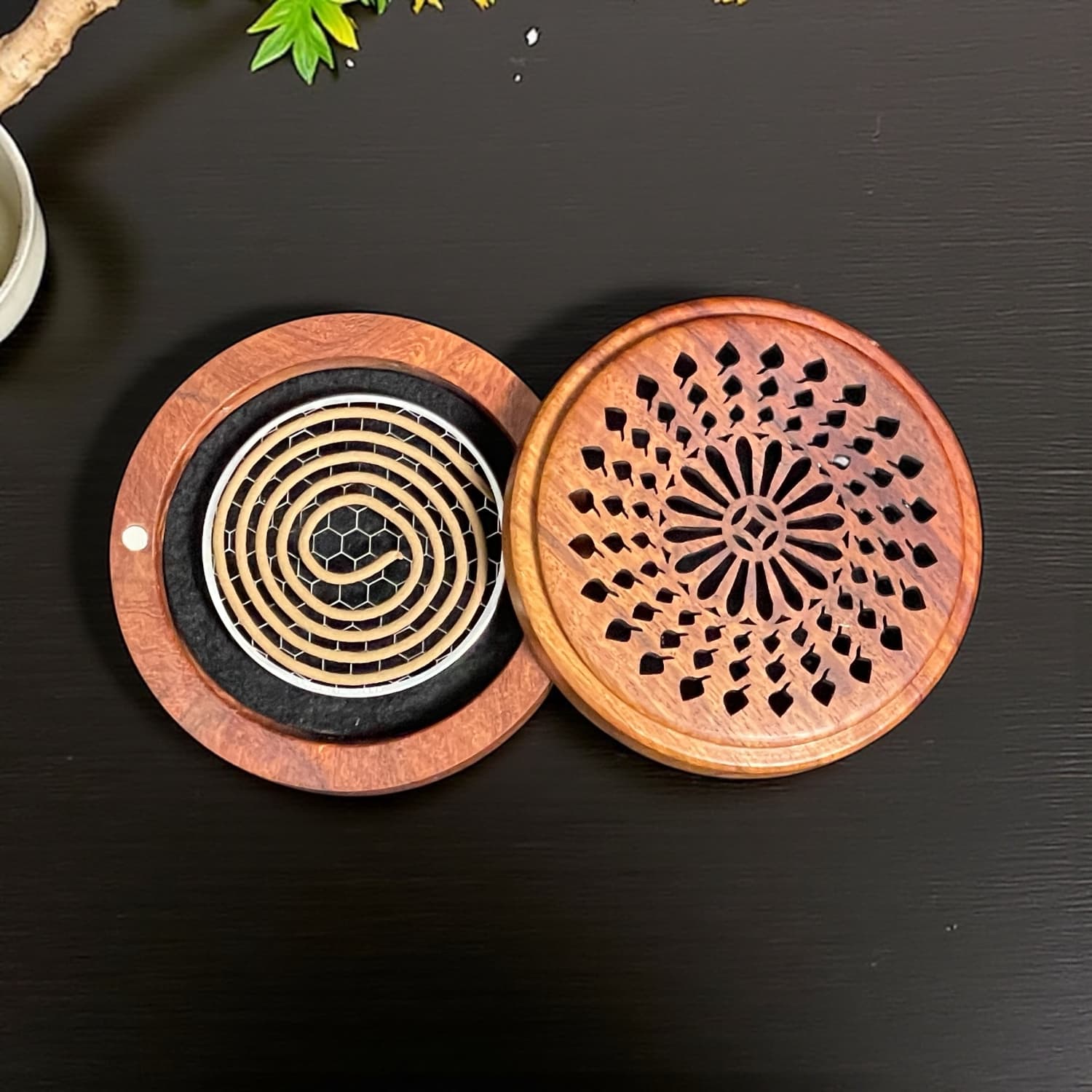 Nhang Vòng Trầm 4 Giờ Qnr2052 – Hương Trầm Đất Quảng