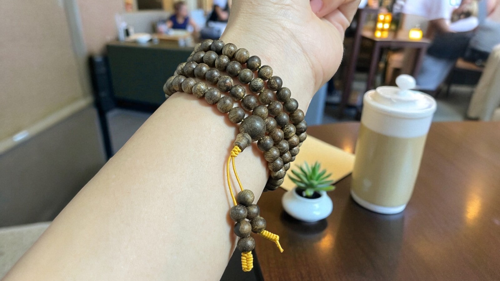 Chuỗi Hat Tròn 6mm Trầm Hương Cận Chìm PLCCM21 Đặc Biệt 108 hạ