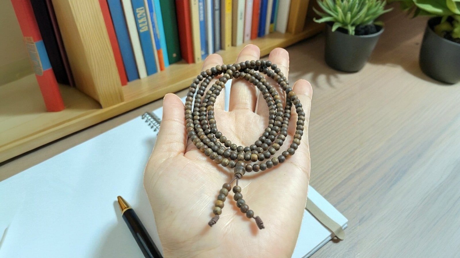 Chuỗi Hạt Tròn 4mm Trầm Hương Tự Nhiên CNVN0M3 Thượng Hạng – 216 hạt phong thủy, mùi hương dịu ngọt Quảng Nam