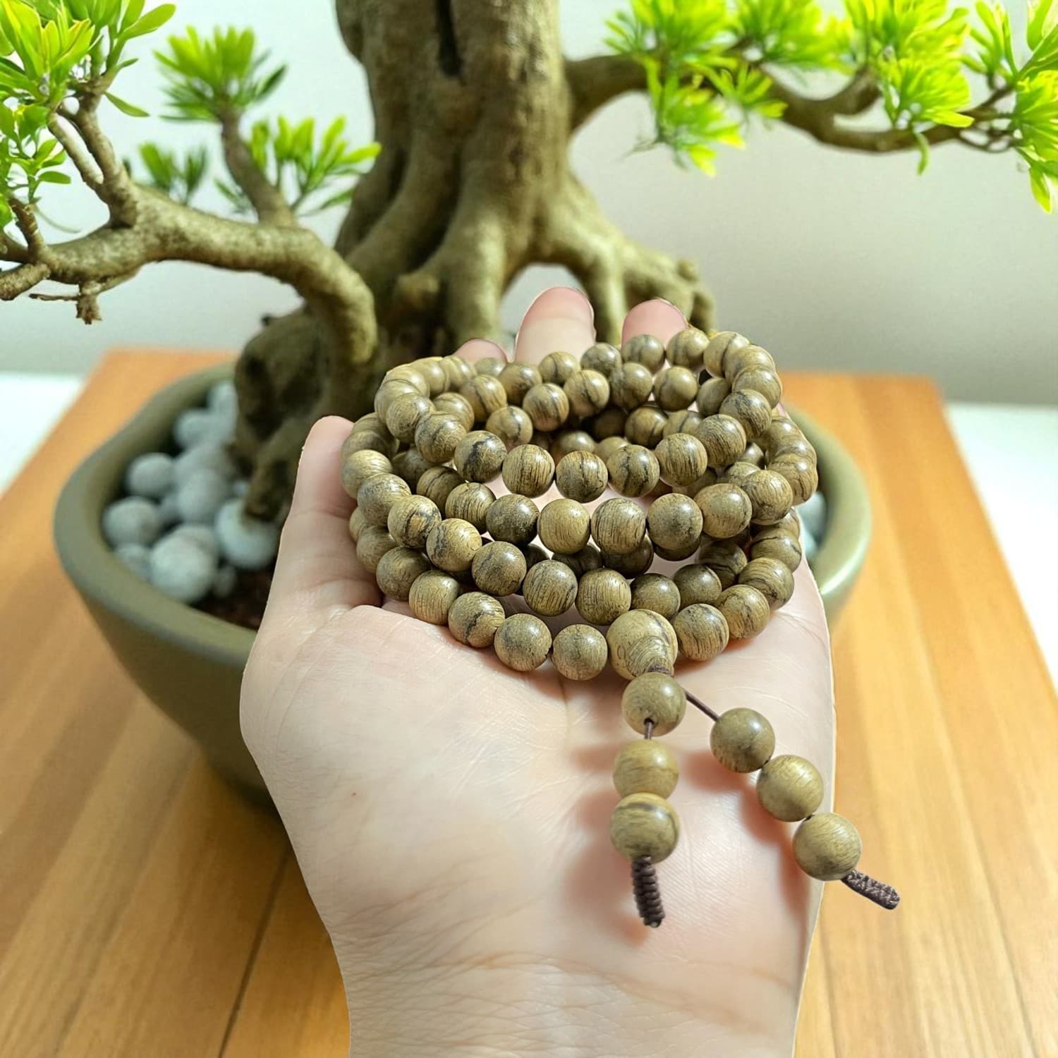 Chuỗi Hạt Tròn 8mm Trầm Hương Kalimantan KLID0M2 Thượng Hạng