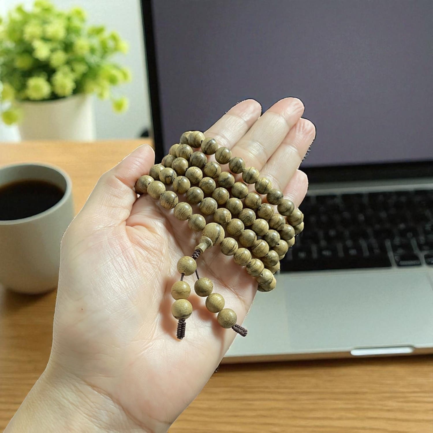 Chuỗi Hạt Tròn 8mm Trầm Hương Kalimantan KLID0M2 Thượng Hạng