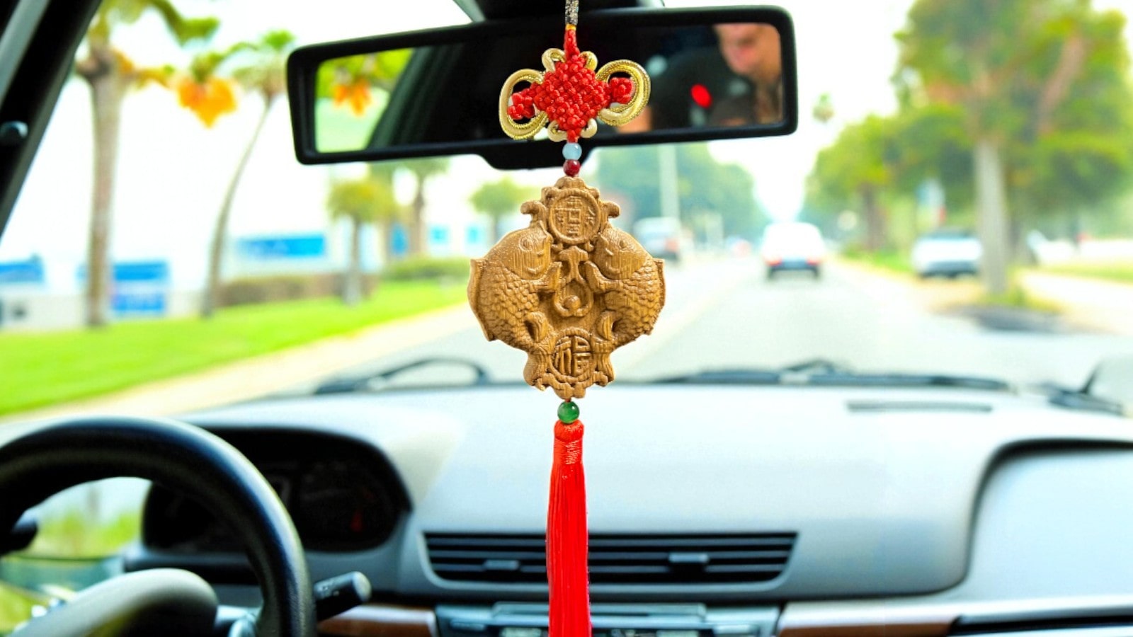 Khánh Treo Trầm Hương Cá Chép Xe Ô Tô – Biểu Tượng May Mắn, Thành Công