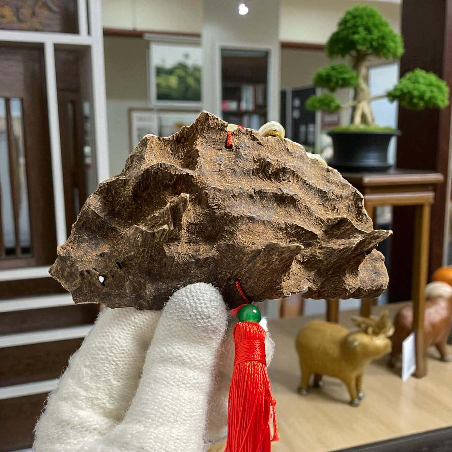 Khánh Treo Trầm Hương Cận Chìm Đặc Biệt Xe Ô Tô – Datquangagar