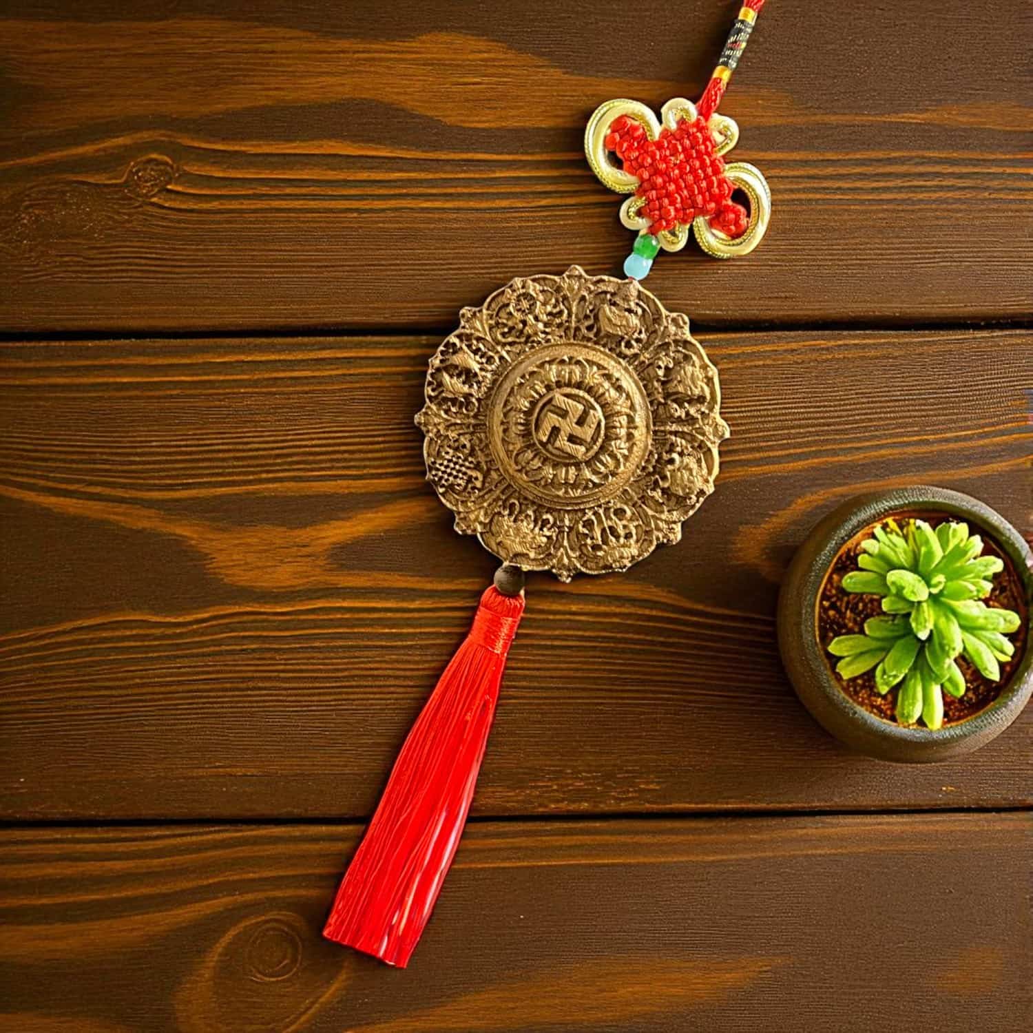 khanh-treo-tram-huong-chu-van-qntv501-datquangagar-05.jpg Khánh Treo Trầm Hương Chữ Vạn Xe Ô Tô – Biểu Tượng Cát Tường, Bình An