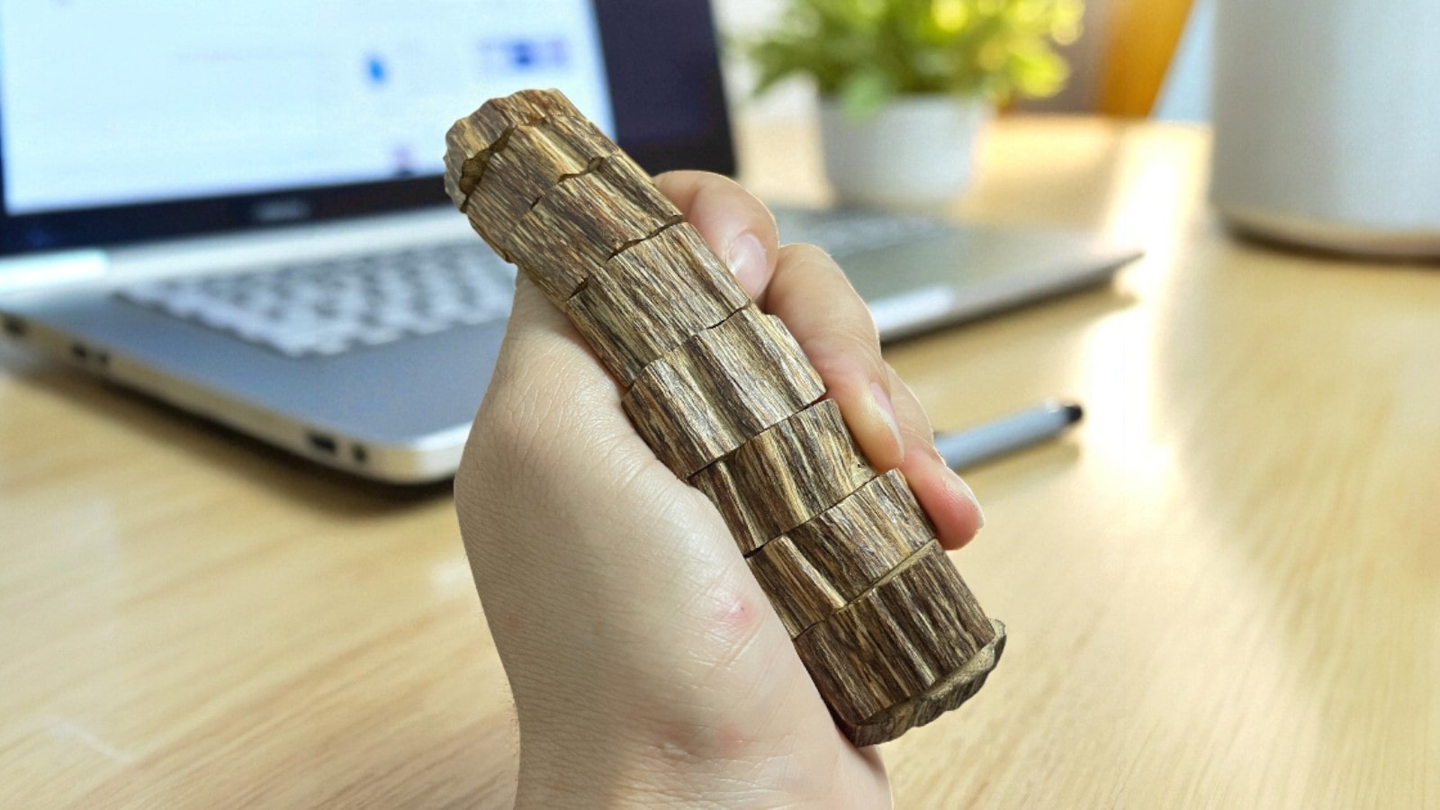 Lắc Tay Trầm Hương Bì Lào Bla058 Cao Cấp – Trang sức phong thủy tự nhiên, độc bản dành cho nam giới