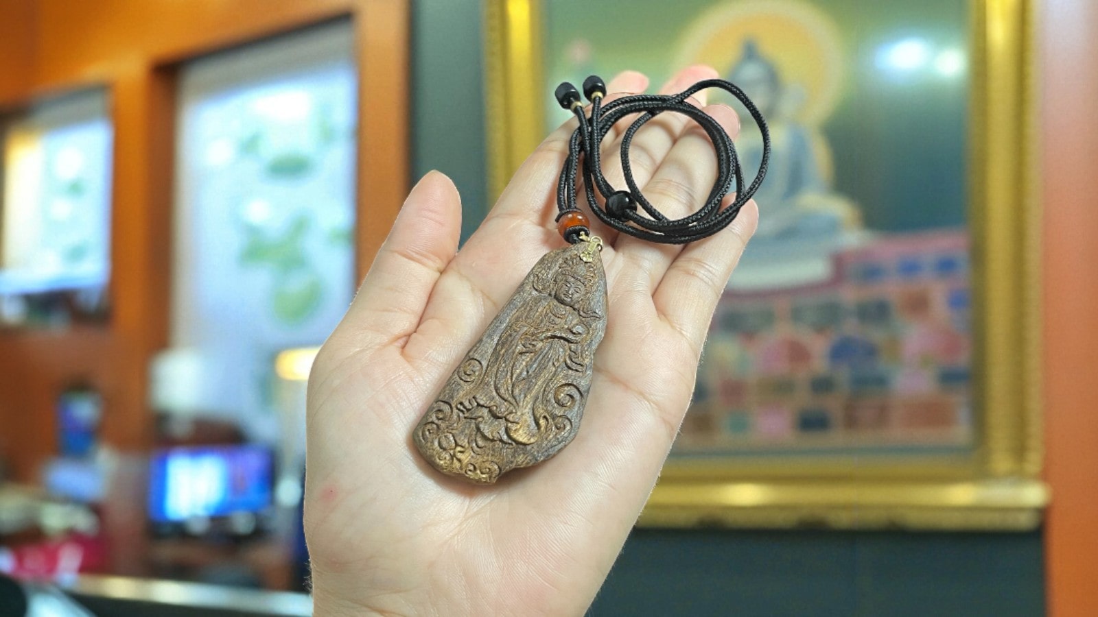 Mặt Dây Chuyền Trầm Hương Quan Âm Vàng 18k Cpcn0m7