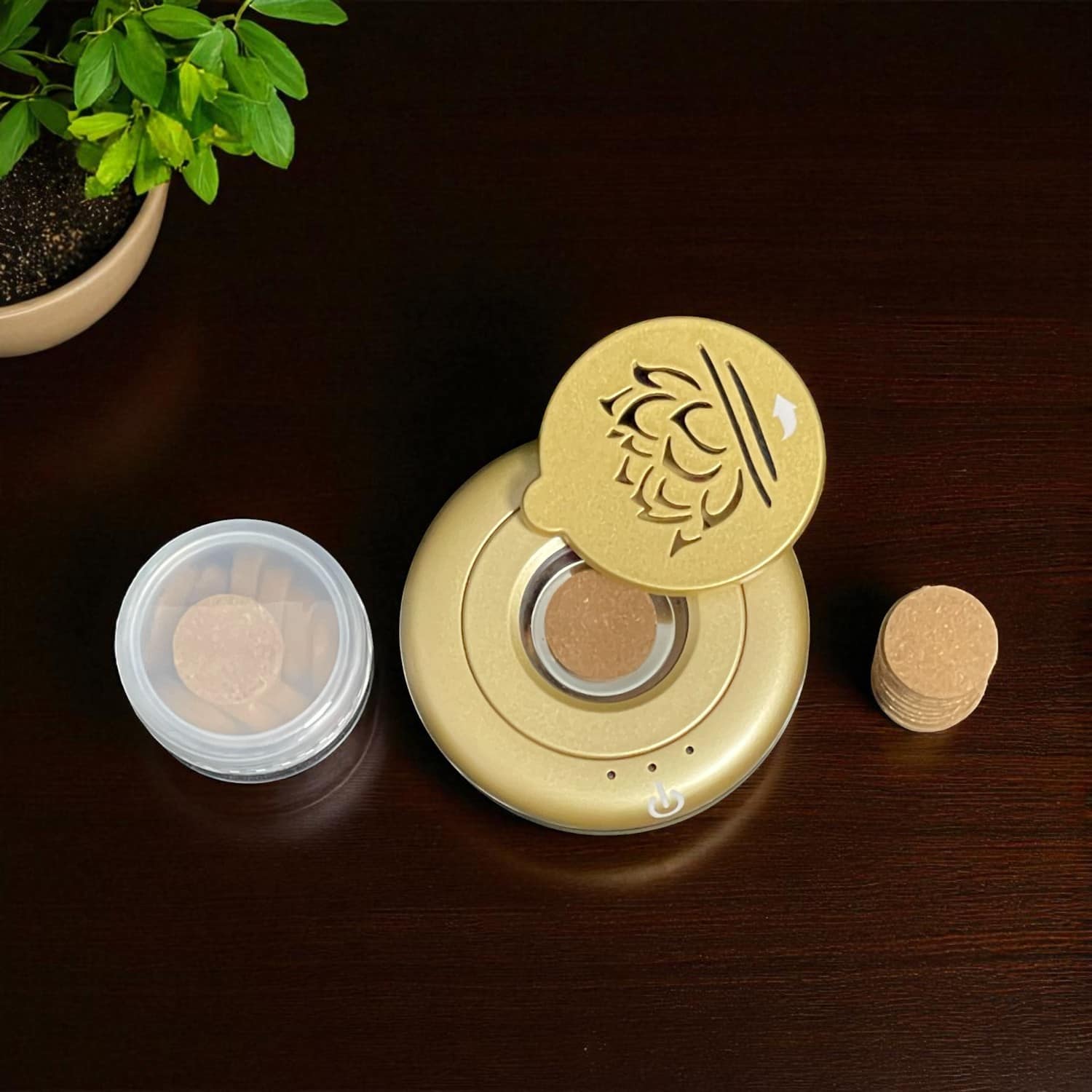 vien-nen-tram-huong-tu-nhien-dung-cho-o-to-nvr3m08-dac-biet-05-jpg Viên Nén Trầm Hương Tự Nhiên Dùng Cho Ô Tô Nvr3m08 Đặc Biệt (Combo 12 Viên)