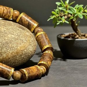 Vòng Tay 8mm Trầm Kiến Đốt Trúc Khảm Vàng 18k Txml1m2 Cao Cấp