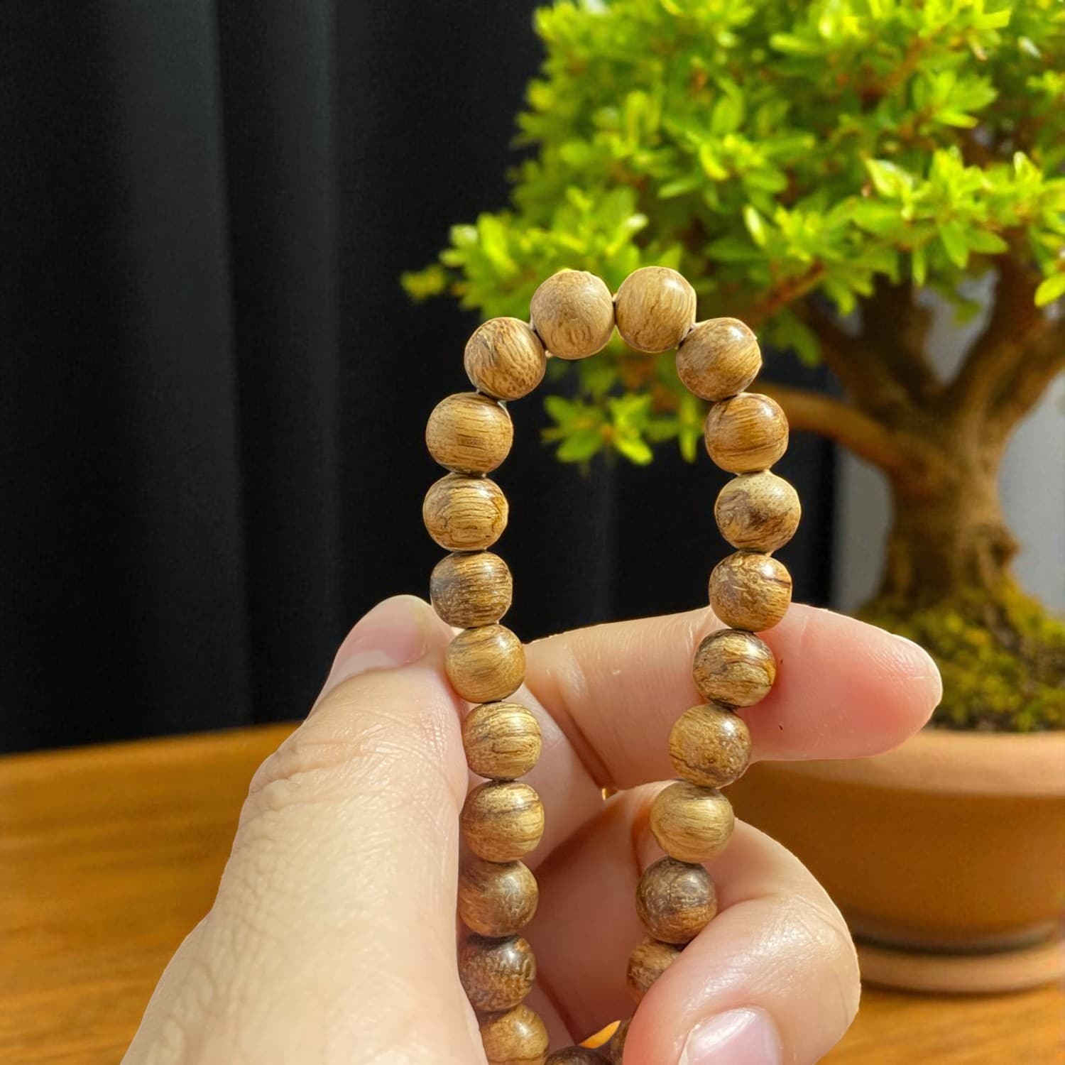 Vòng Tay Hạt Tròn 8mm Trầm Kiến Mlkm003 Cao Cấp