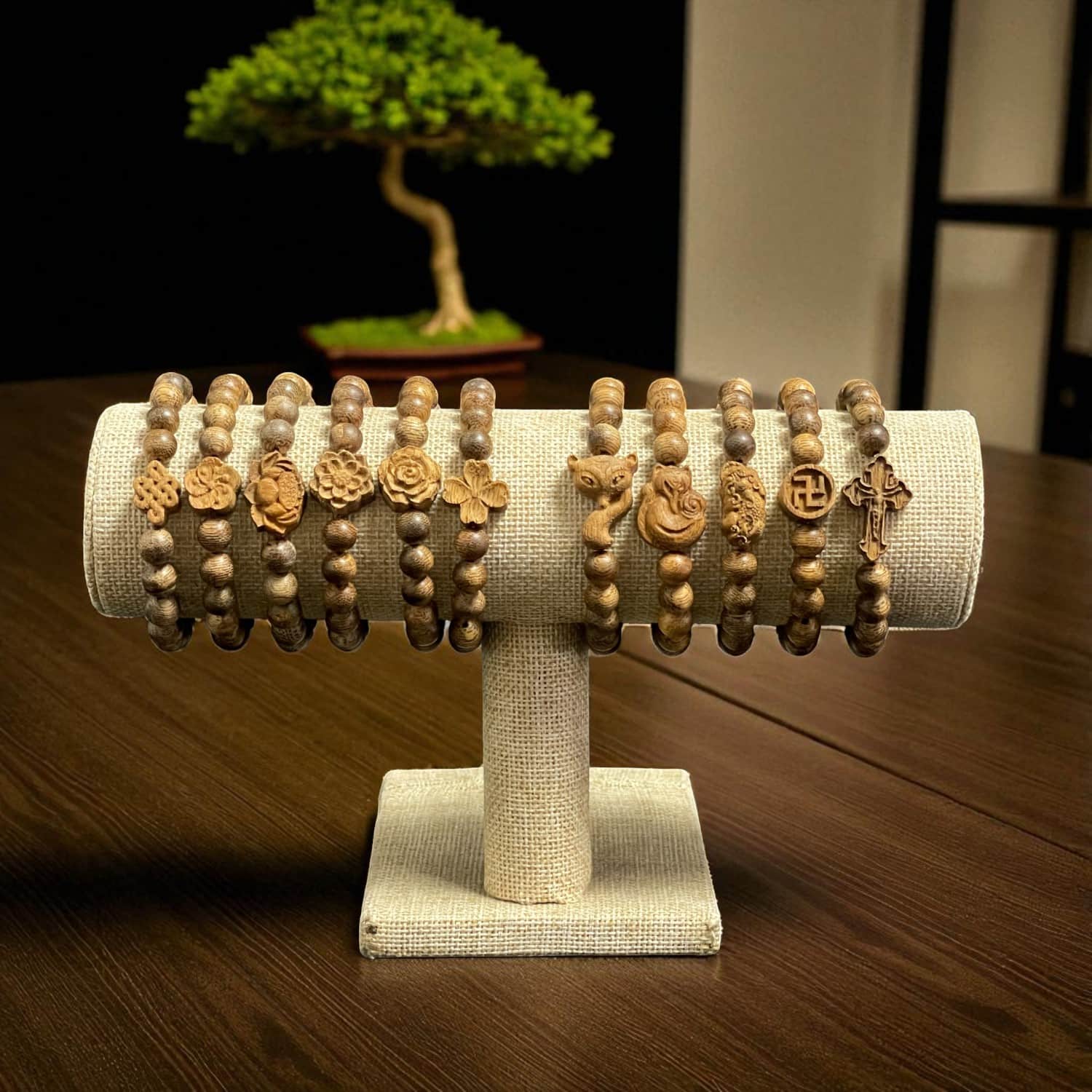 Vòng Trầm 8mm Charm Hoa Sen – Thanh tịnh, An yên cho phái nữ Vòng Tay Trầm Hương Nữ 8mm Charm Các Loại Qntx15