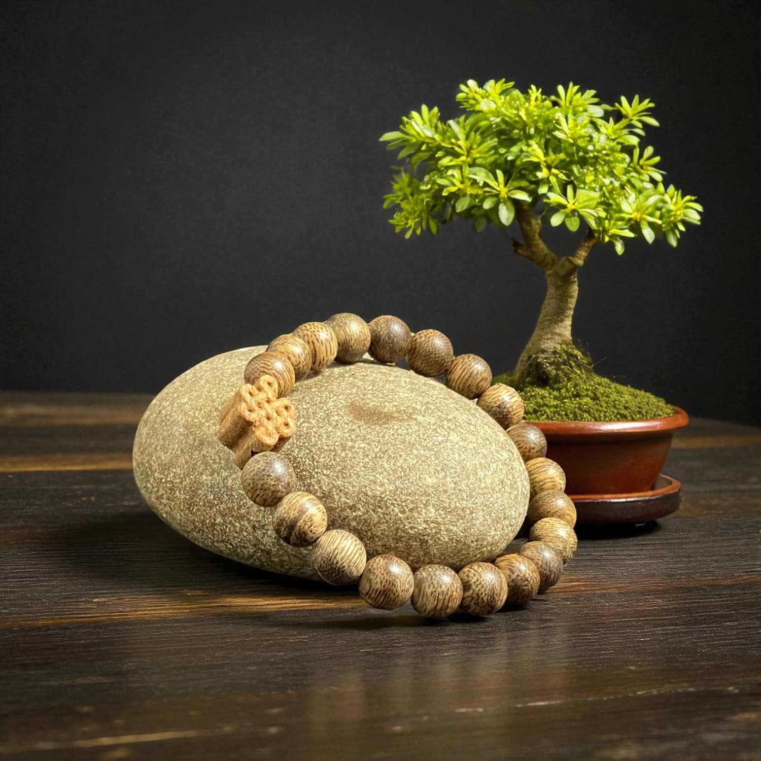 Vòng Trầm 8mm Charm Hoa Sen – Thanh tịnh, An yên cho phái nữ