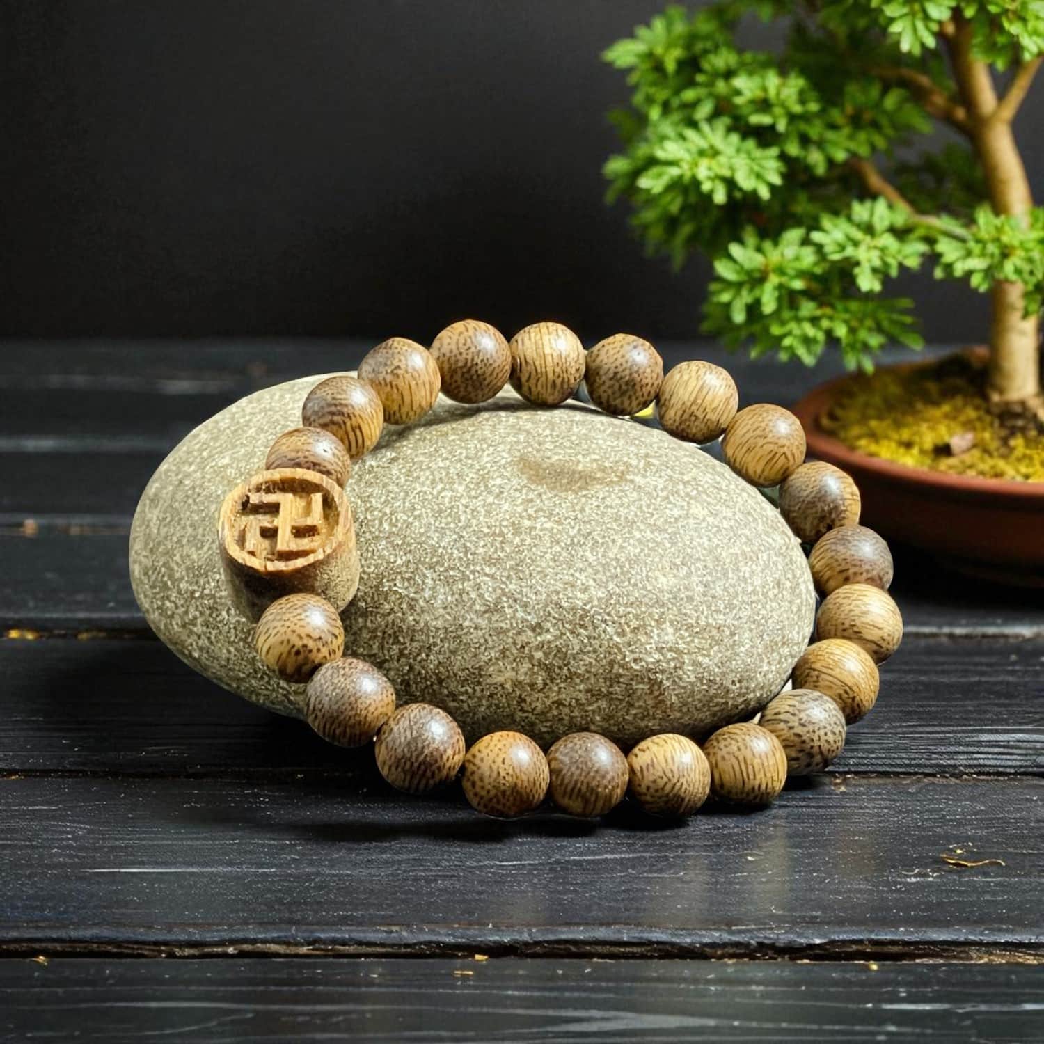 Vòng Trầm 8mm Charm Hoa Sen – Thanh tịnh, An yên cho phái nữ