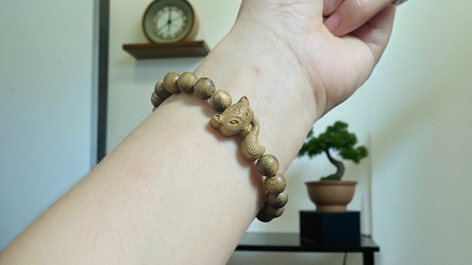 Vòng Tay Trầm Hương Nữ 8mm Charm Hồ Ly Qntx15