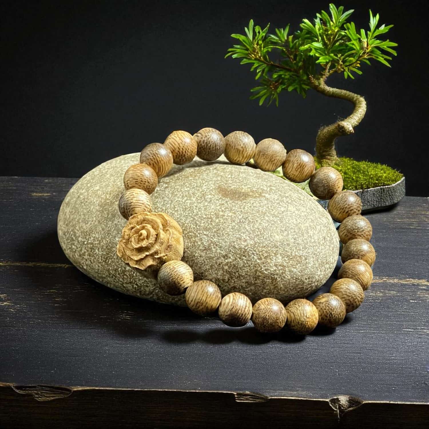 Vòng Trầm 8mm Charm Hoa Sen – Thanh tịnh, An yên cho phái nữ