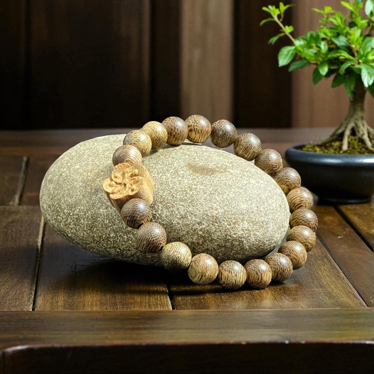 Vòng Trầm 8mm Charm Hoa Sen – Thanh tịnh, An yên cho phái nữ