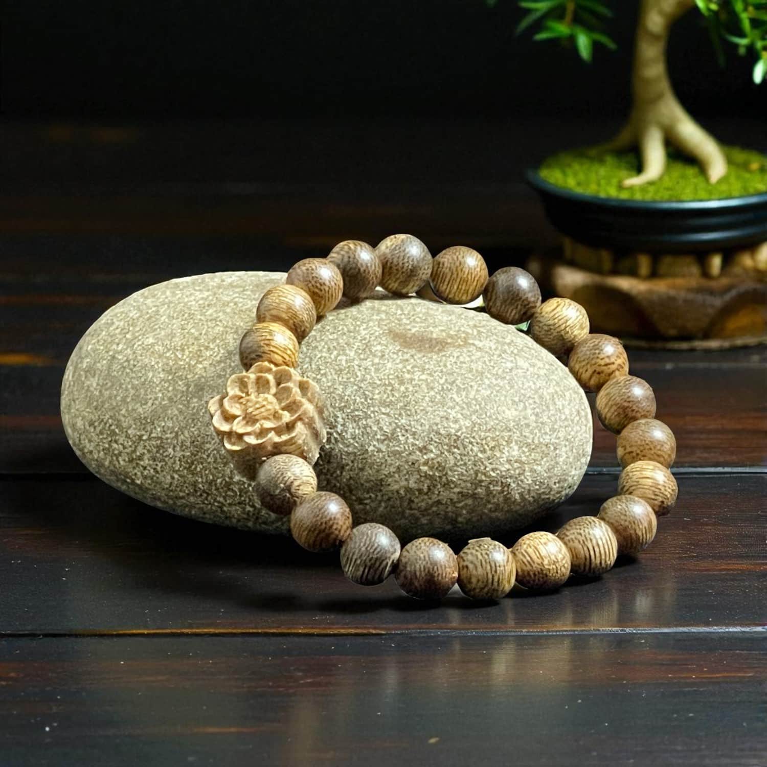 Vòng Trầm 8mm Charm Hoa Sen – Thanh tịnh, An yên cho phái nữ