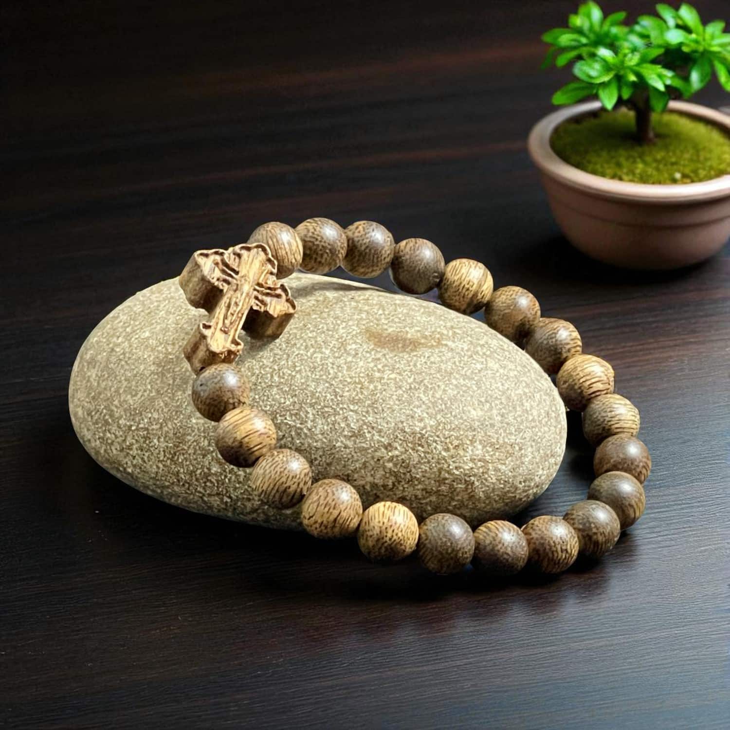 Vòng Trầm 8mm Charm Hoa Sen – Thanh tịnh, An yên cho phái nữ