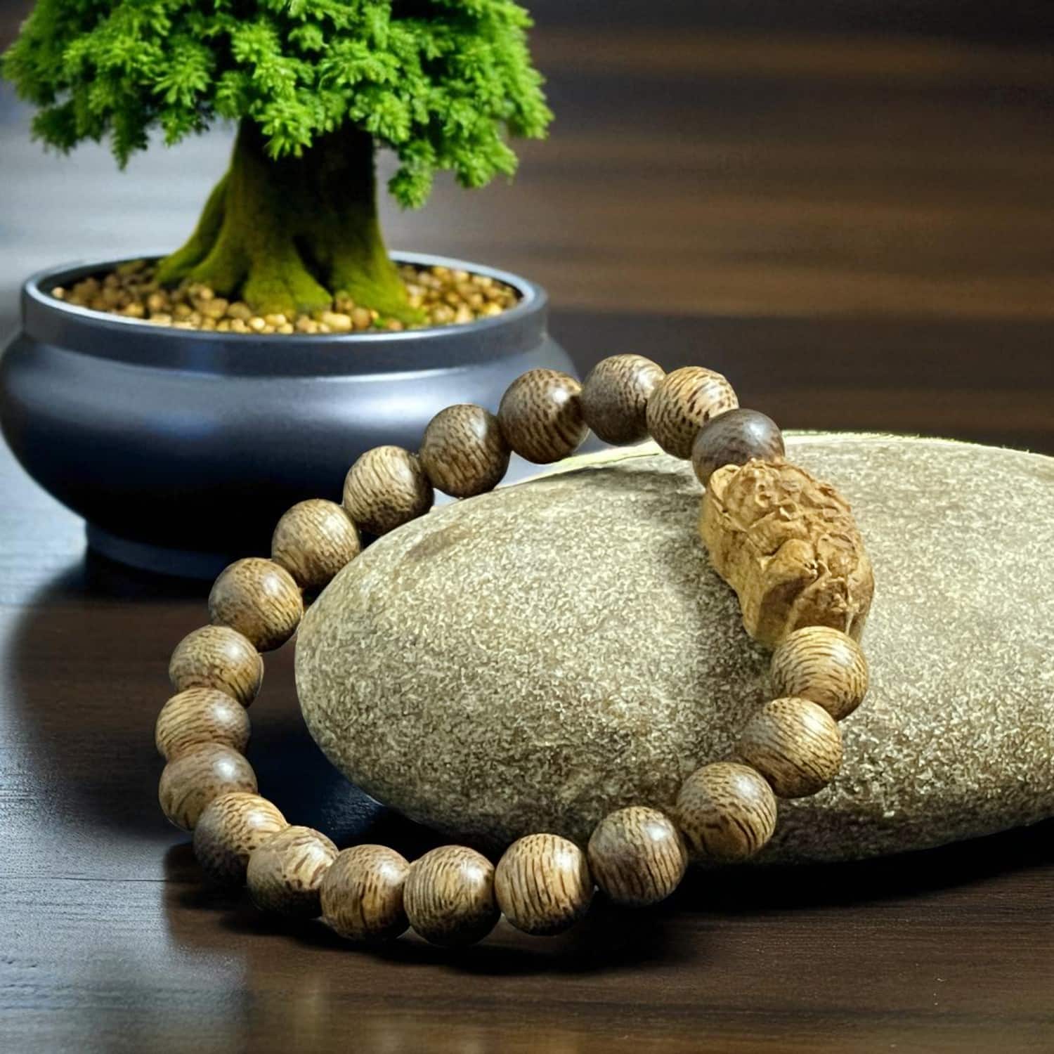 Vòng Trầm 8mm Charm Hoa Sen – Thanh tịnh, An yên cho phái nữ